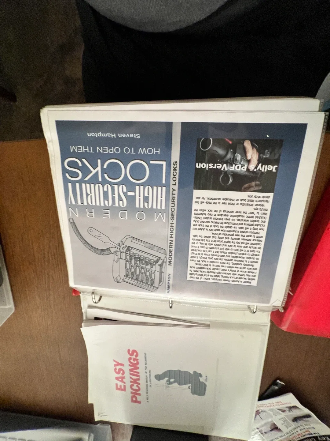 Lock Picking Tools & Book image indicator(2)