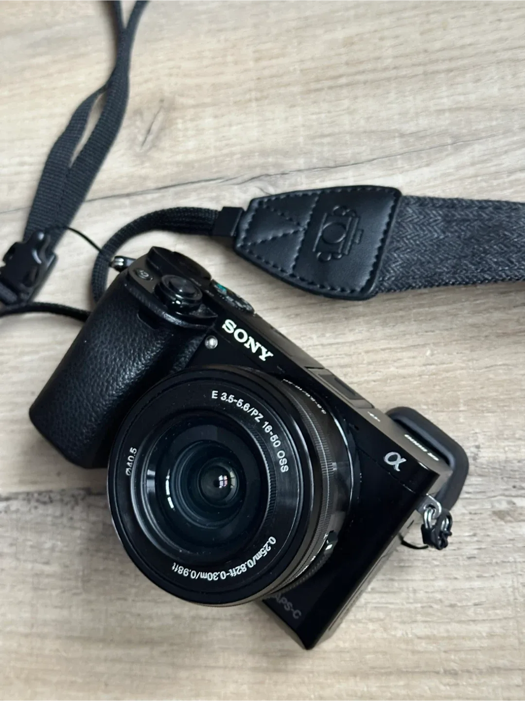 Sony Alpha a6000 Camera with Lens Kit image indicator(2)