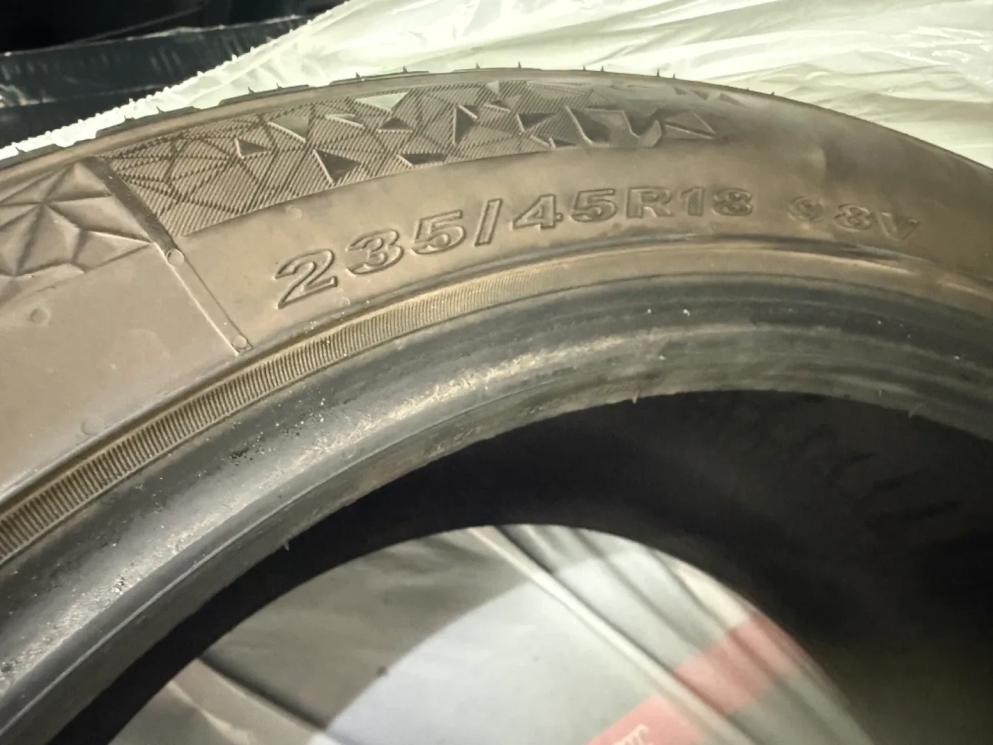 Nexen 235/45R18 98V Winter Tires image indicator(4)