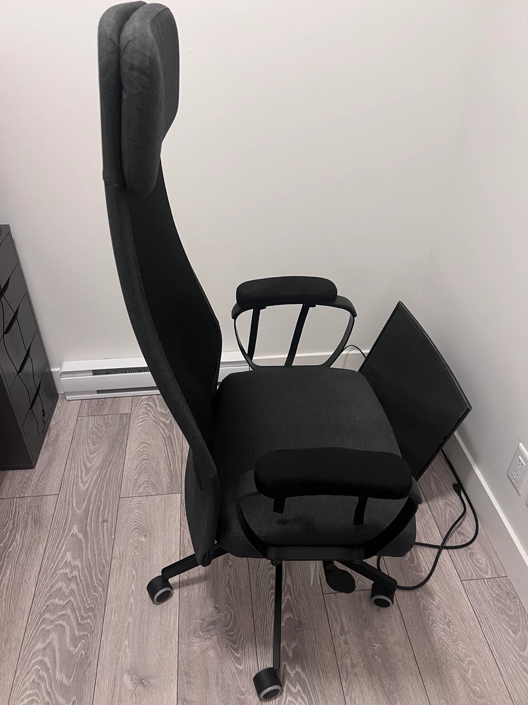 Black Office Chair - photo 2