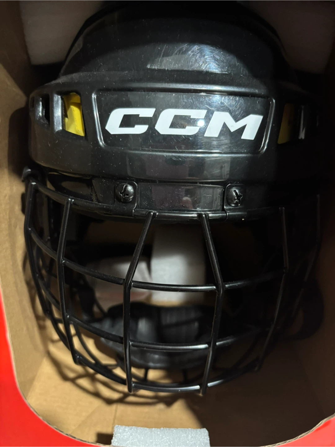 Child’s CCM XT10 Hockey Helmet & Cage - Size M - photo 2