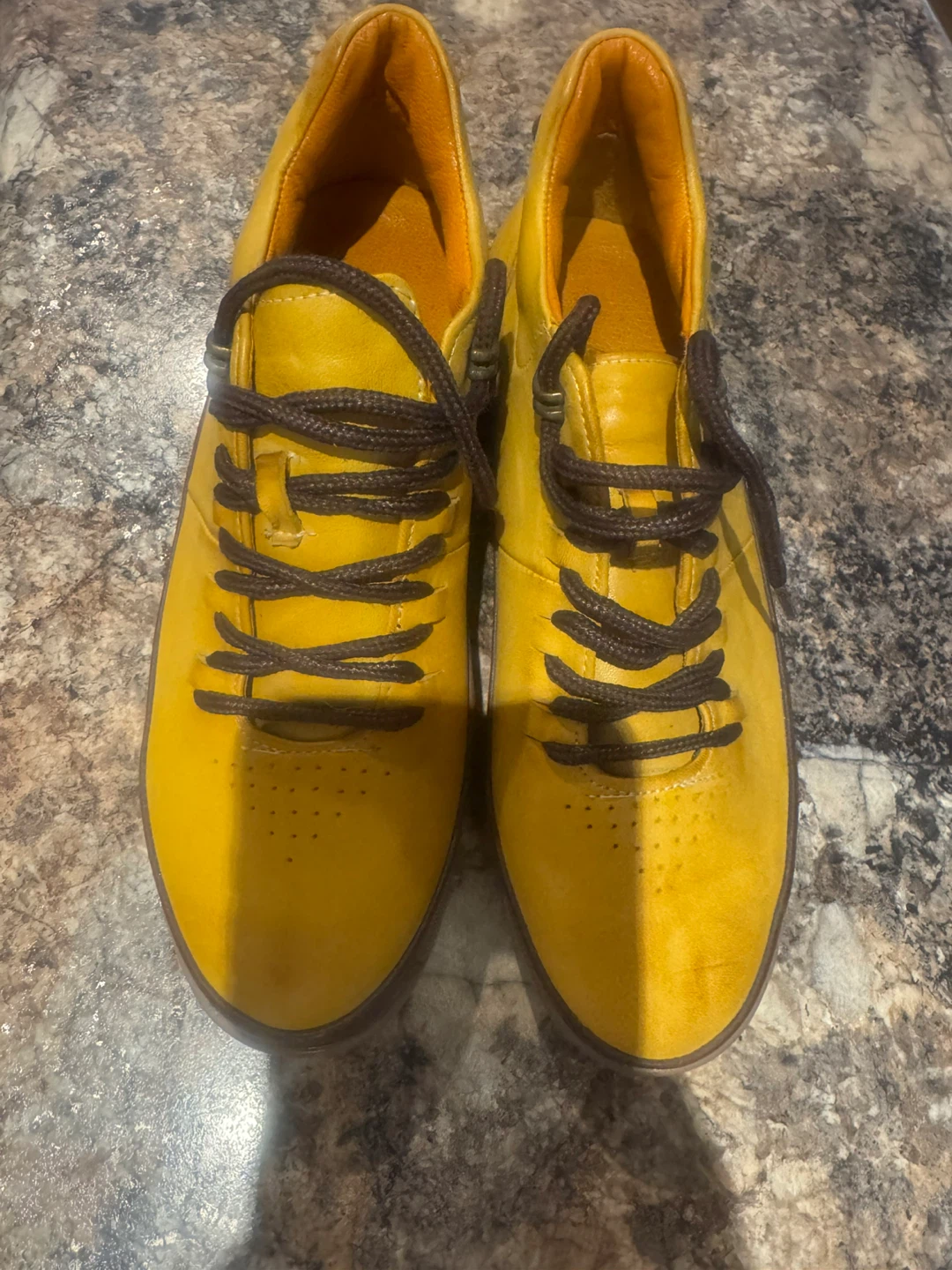 Like new cow leader shoes size 39