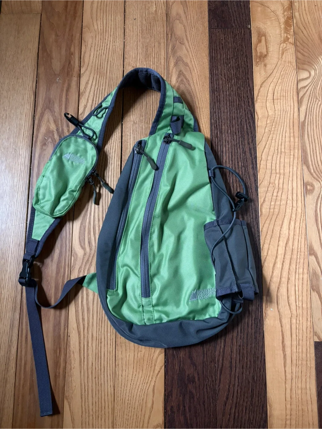 Vintage MEC Mountain Equipment Coop crossbody bag tnf acg