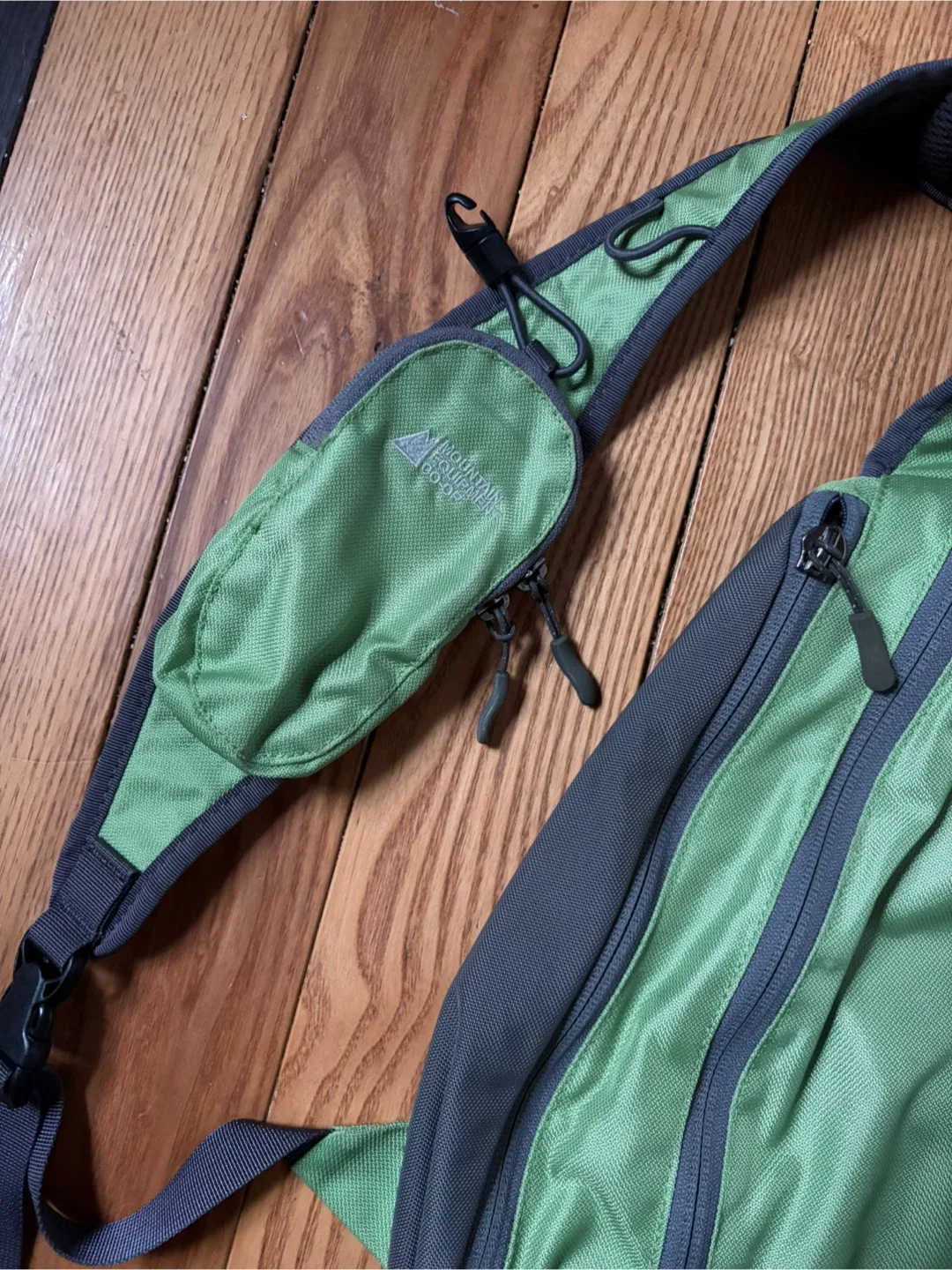 Vintage MEC Mountain Equipment Coop crossbody bag tnf acg image indicator(2)
