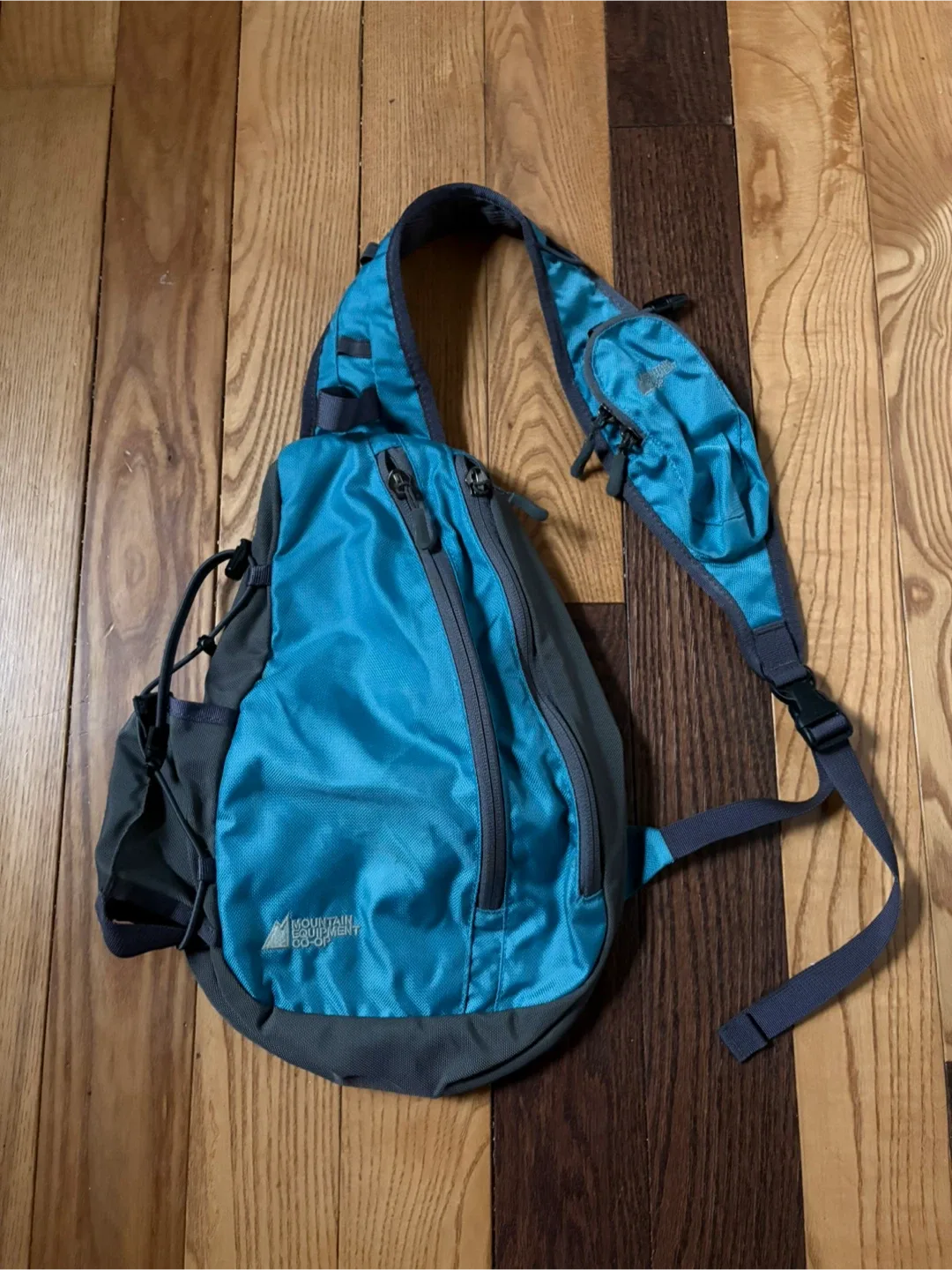 Vintage Mountain Equipment Coop MEC crossbody bag tnf acg