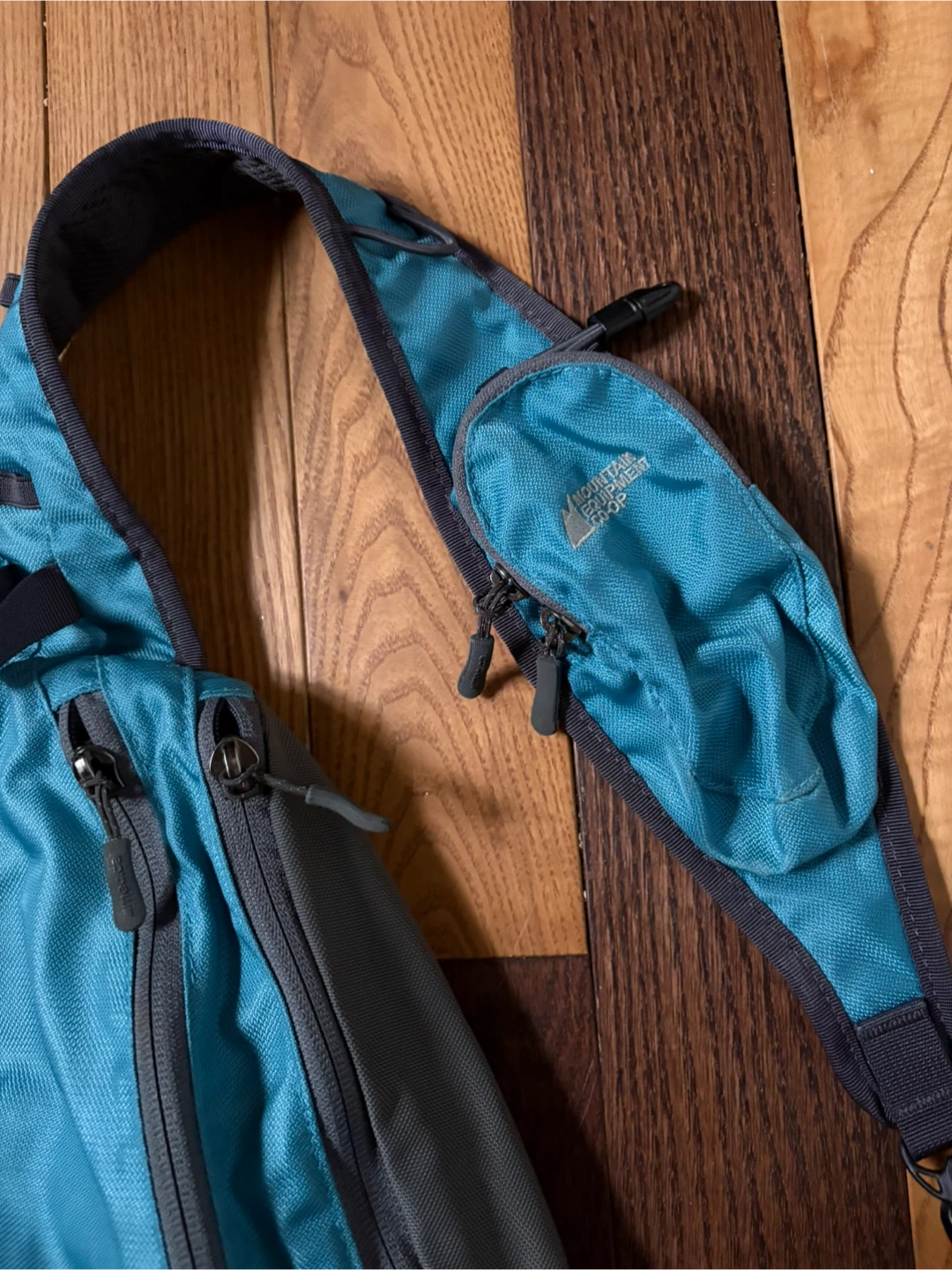 Vintage Mountain Equipment Coop MEC crossbody bag tnf acg - photo 2