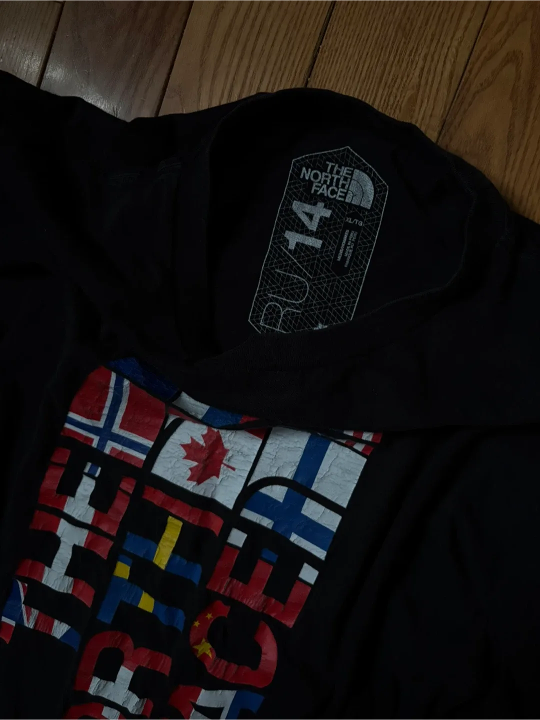 The North Face flag tee TNF XL acg mec salomon image indicator(3)