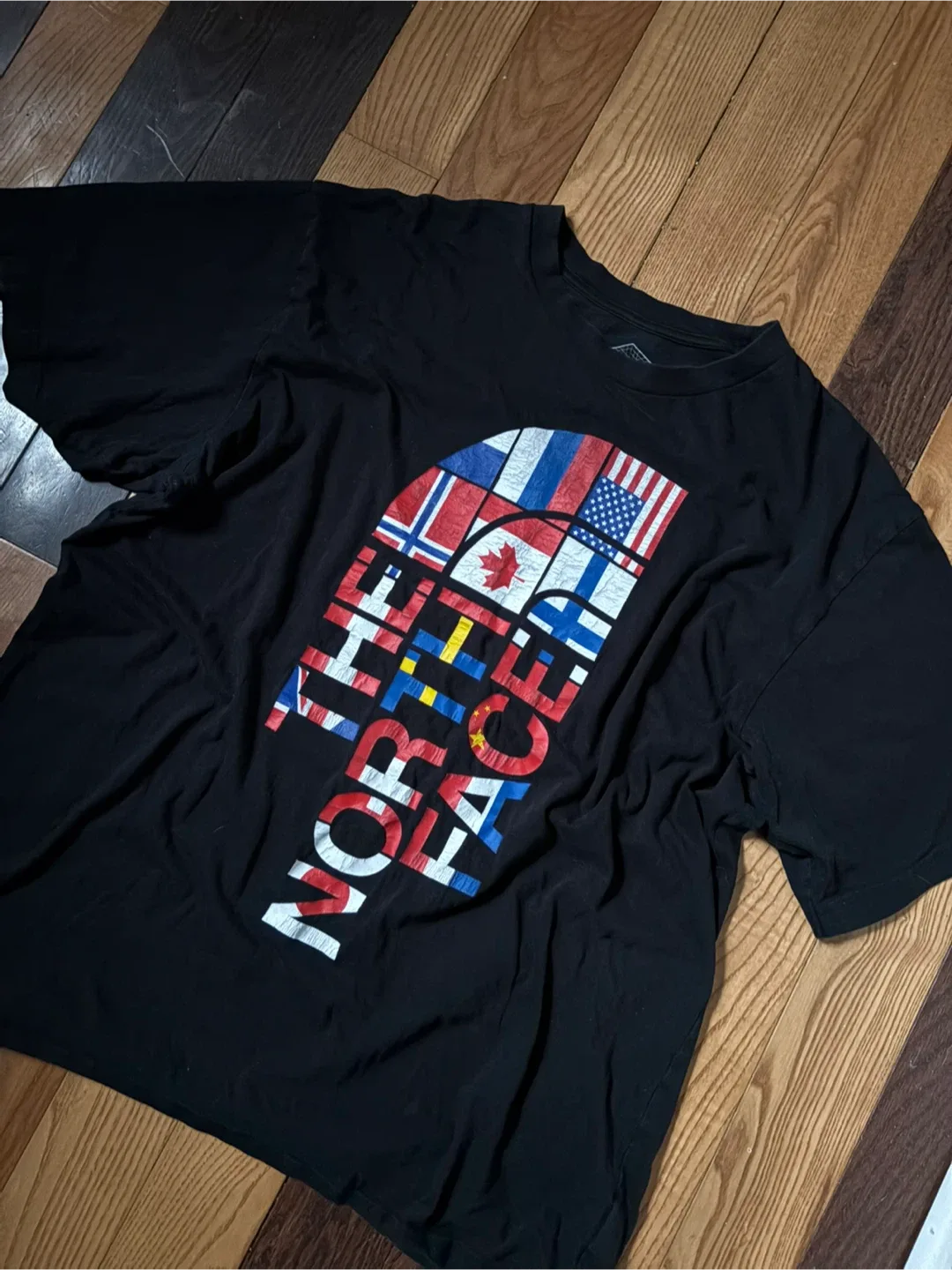 The North Face flag tee TNF XL acg mec salomon