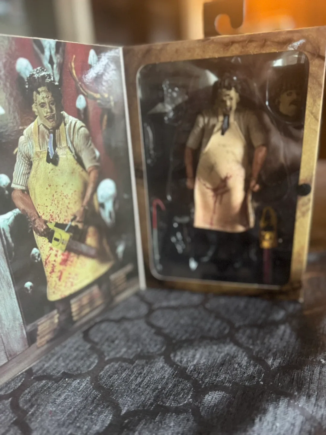NECA Texas Chainsaw Massacre Leatherface Action Figure image indicator(2)
