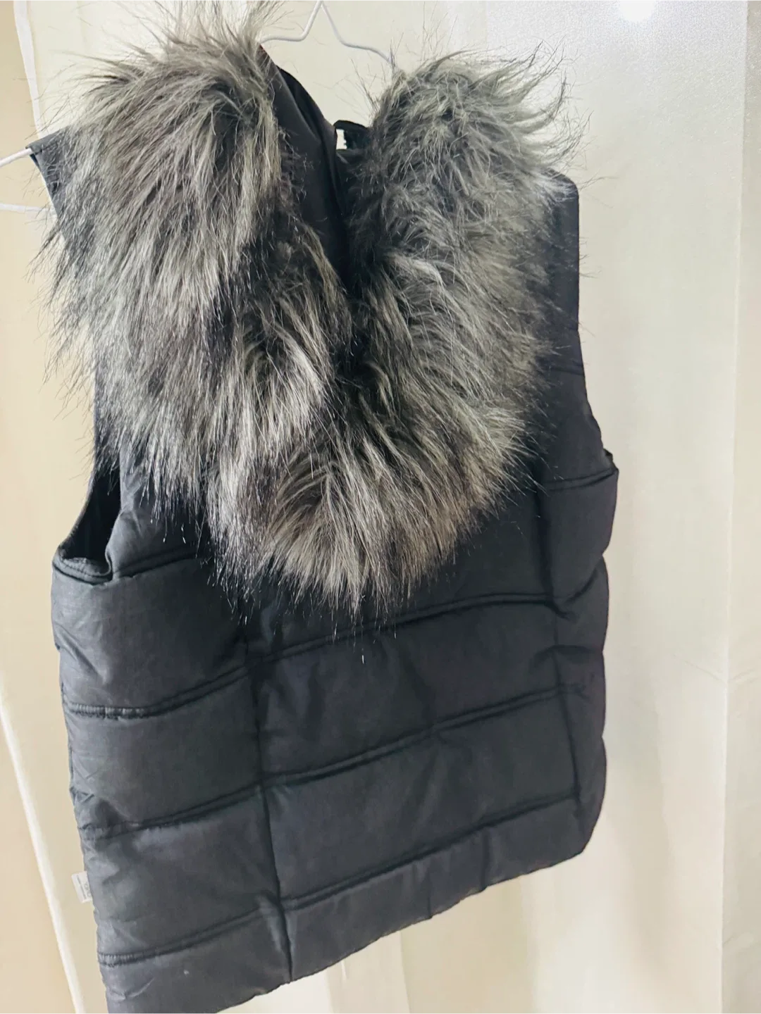 ONLY Black Padded Vest with Faux Fur Hood - Size S image indicator(2)