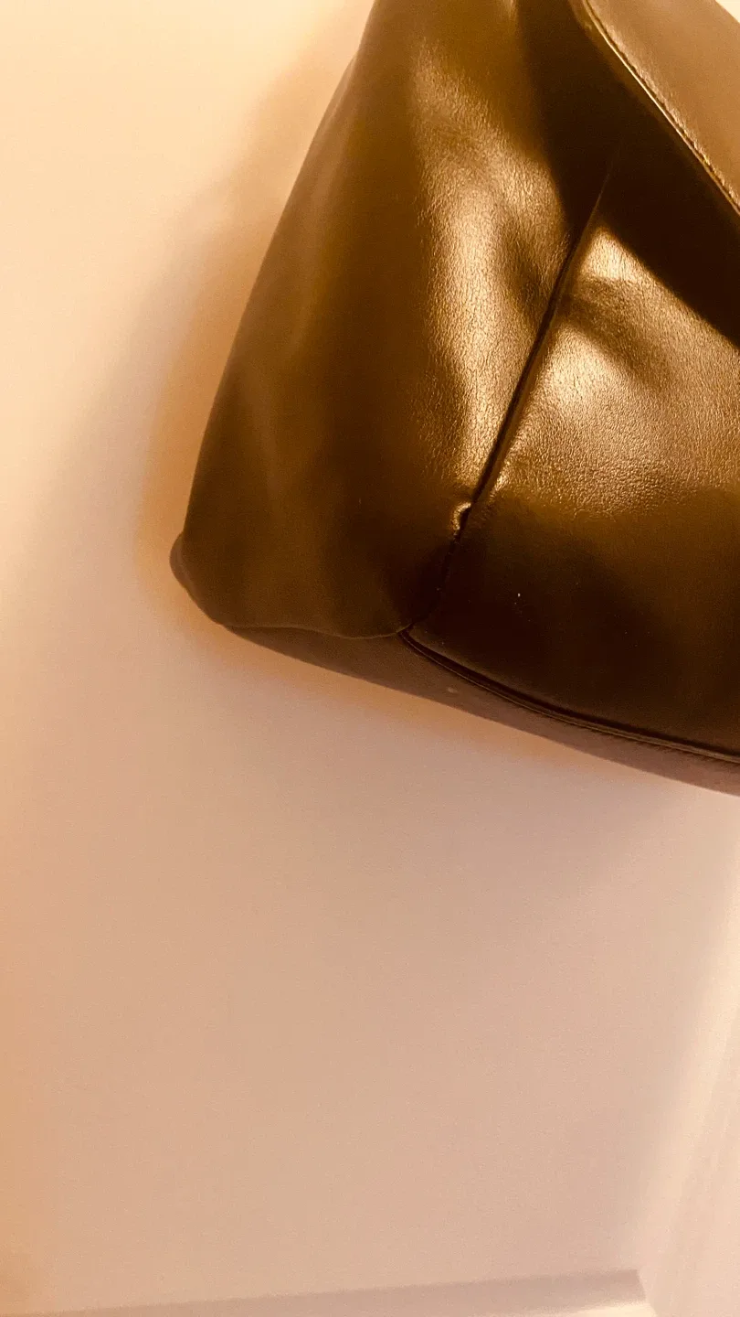 Kate Spade Black Leather Handbag image indicator(6)