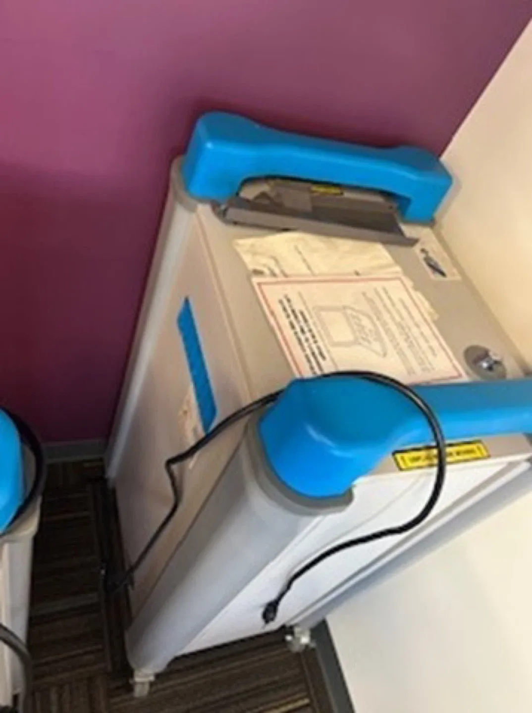 Laptop charging stations on wheels (2) image indicator(2)