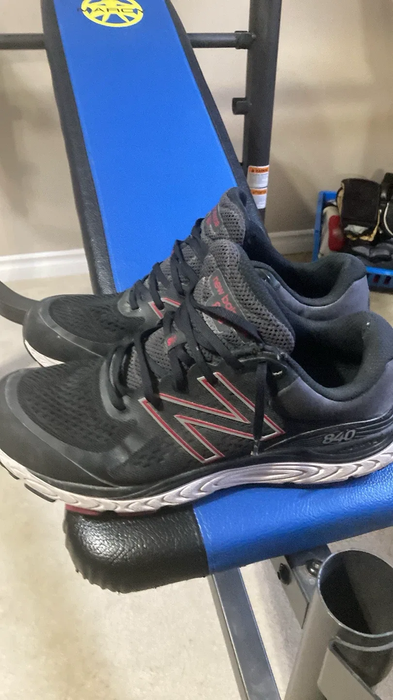 New Balance 840 Running Shoes