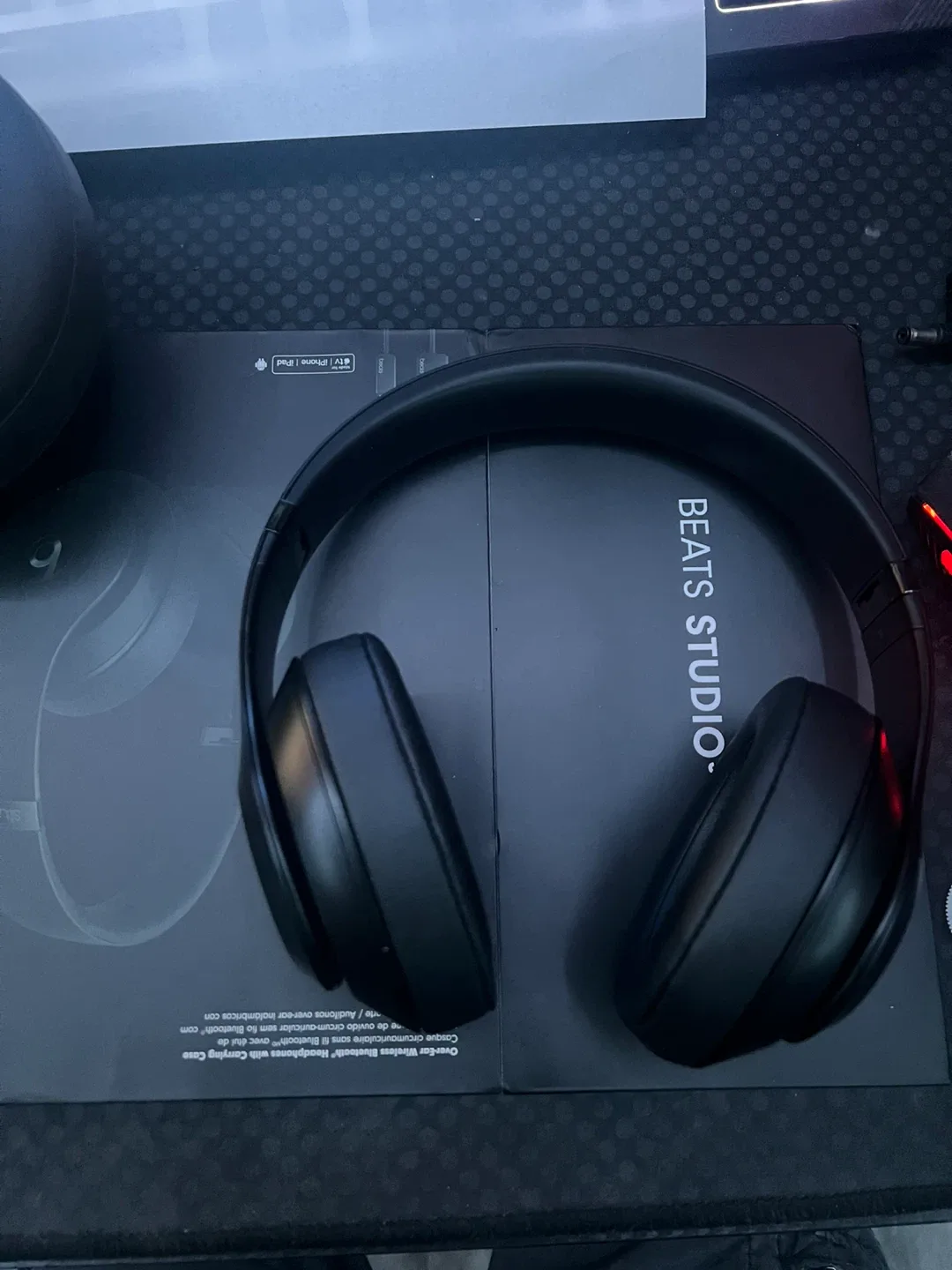 Beats Studio³ Wireless Headphones - Black image indicator(3)