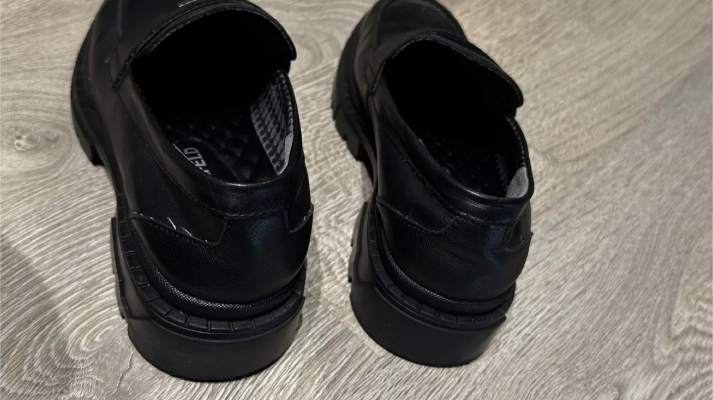 Karl Lagerfeld Men’s Lug Sole Penny Loafer image indicator(3)