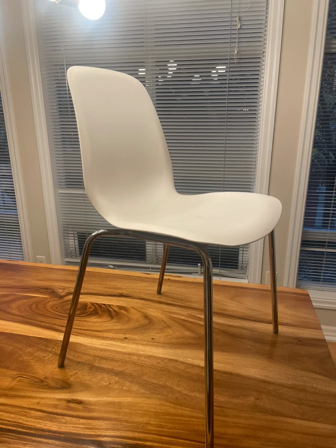 White Dining Chairs - Set of 6 image indicator(3)