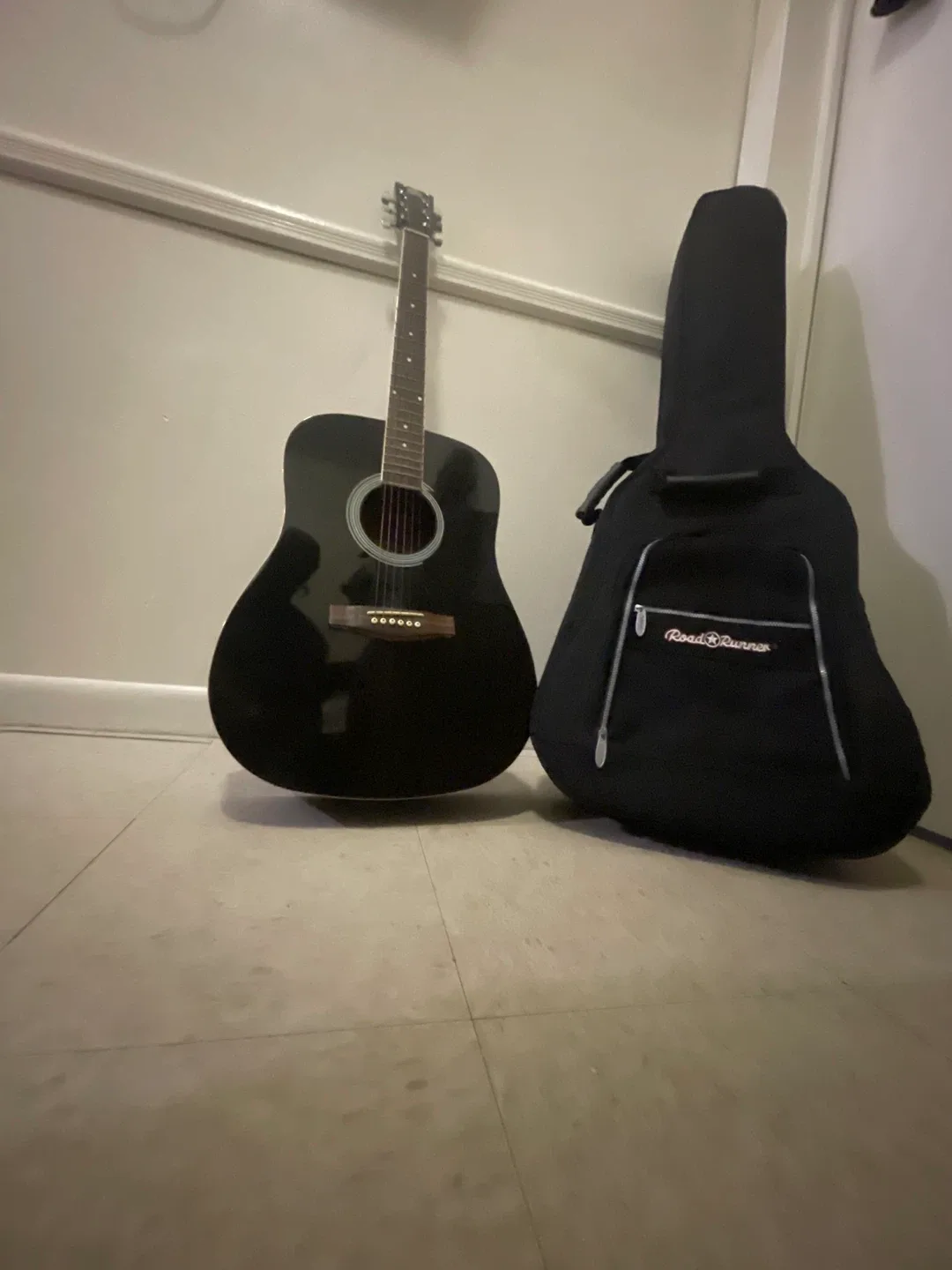 Black Acoustic Guitar with Road Runner Case image indicator(3)