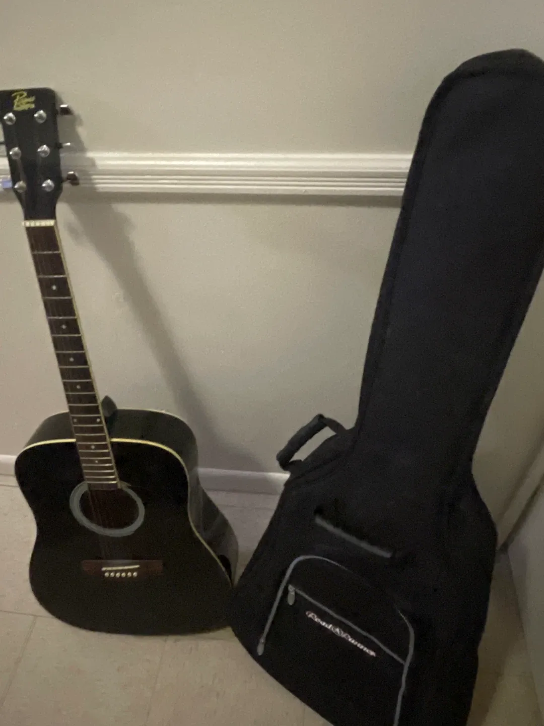 Black Acoustic Guitar with Road Runner Case image indicator(4)