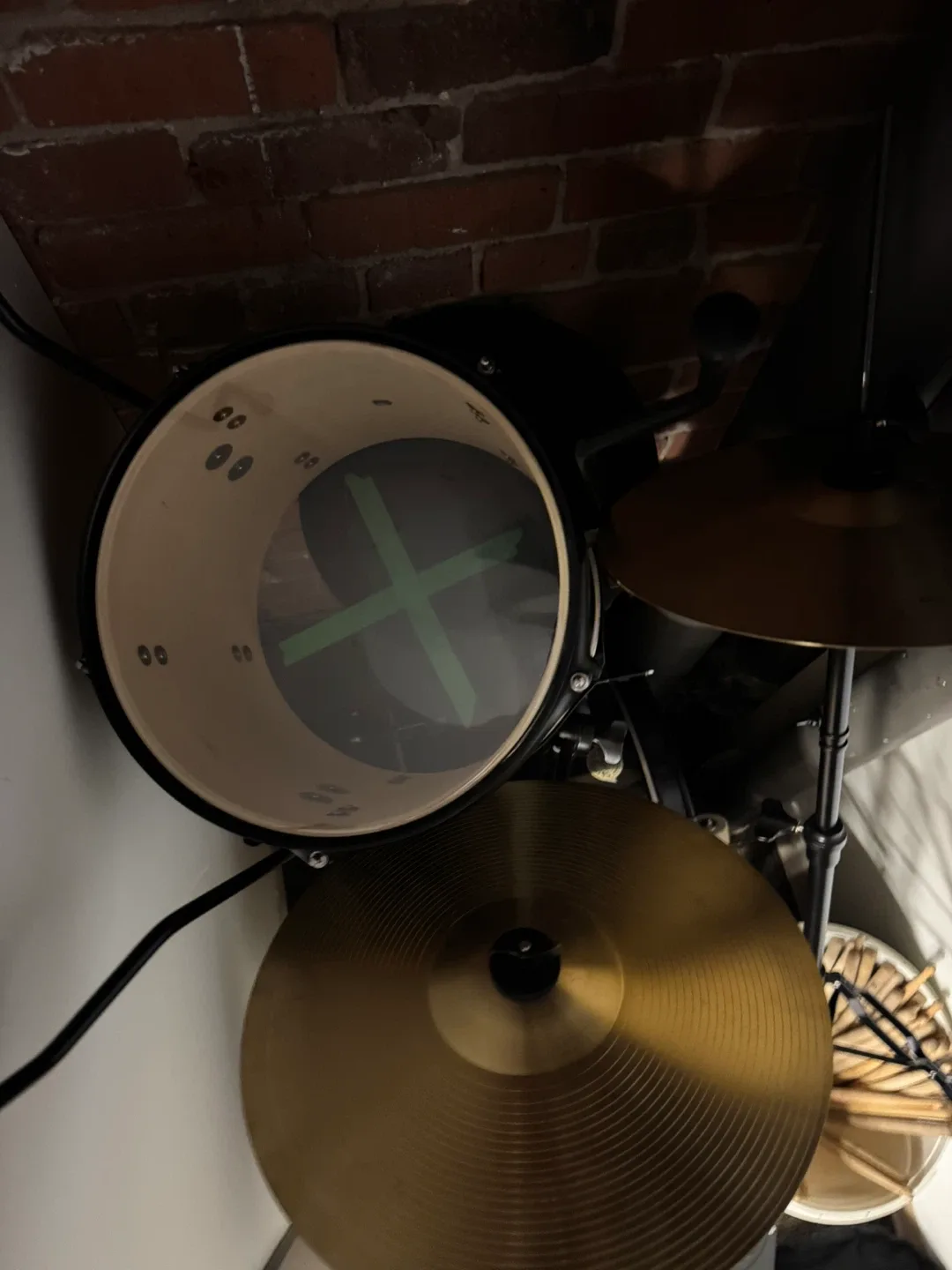 Strange old drum set free image indicator(5)