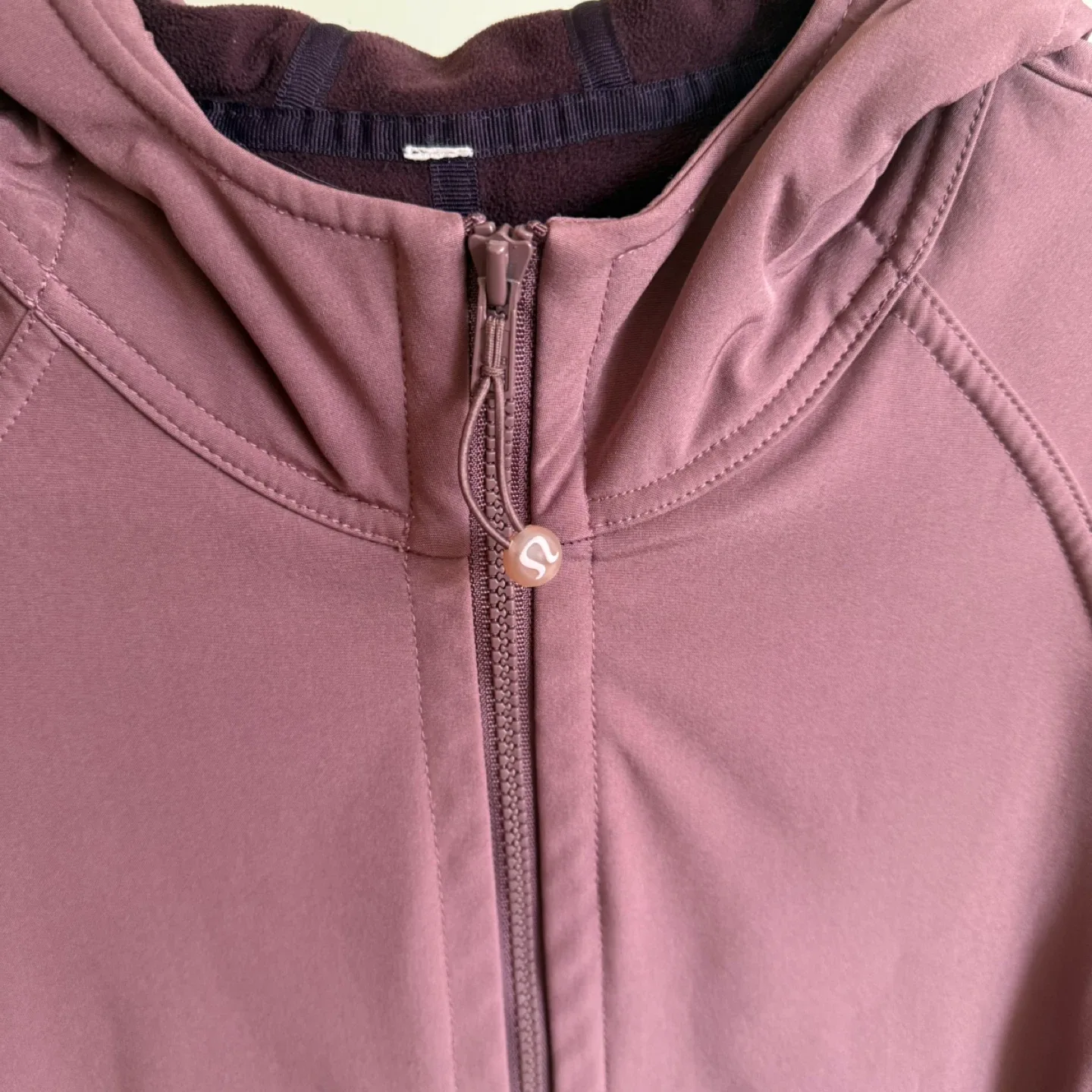 Lululemon Mauve Rain Jacket image indicator(3)