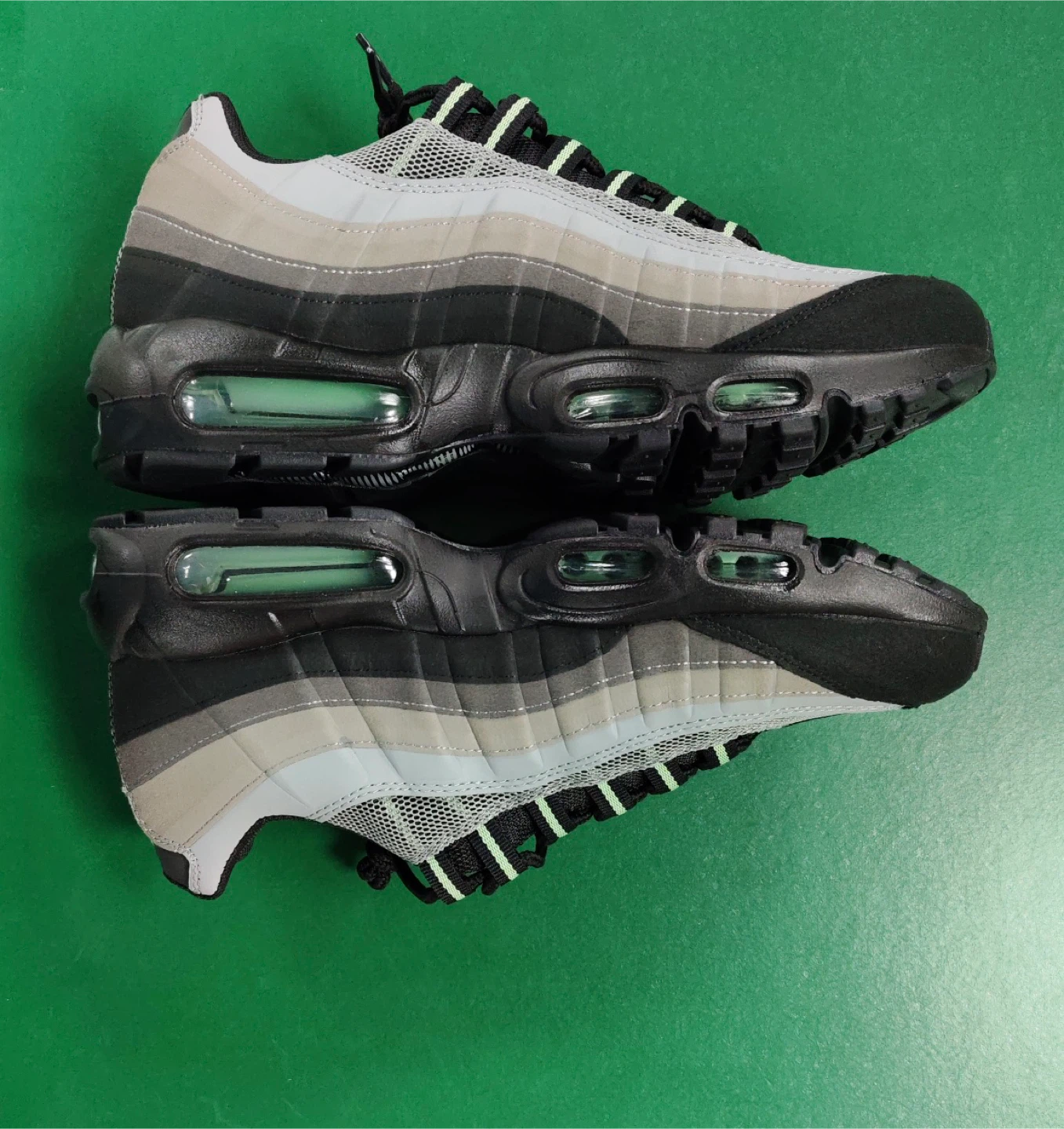 Nike Air Max 95, US 10 - photo 3