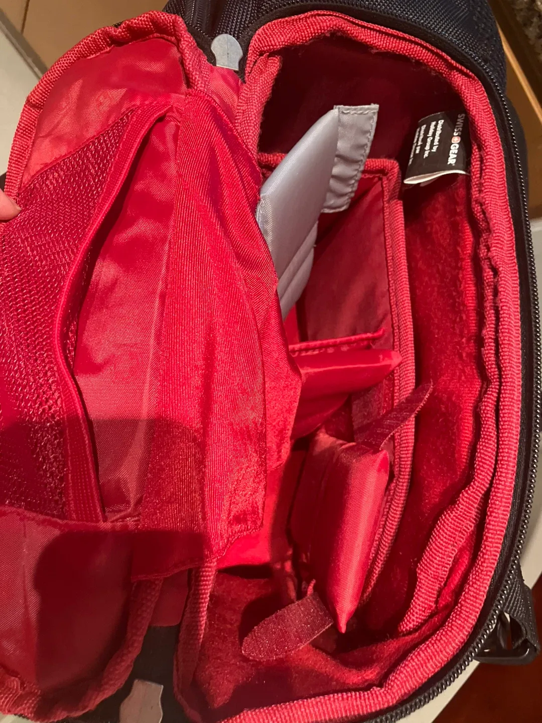 SwissGear Black Cross body Bag, camera bag image indicator(4)