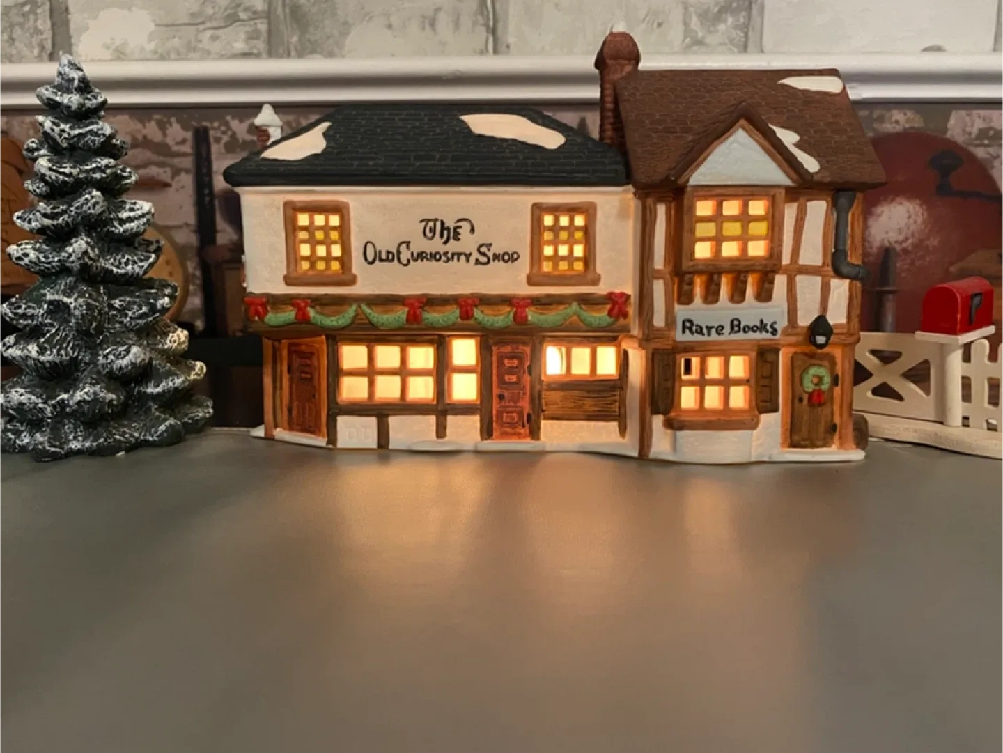 1987 Dickens light up “Old Curiosity Shop” Vintage Collection! image indicator(5)