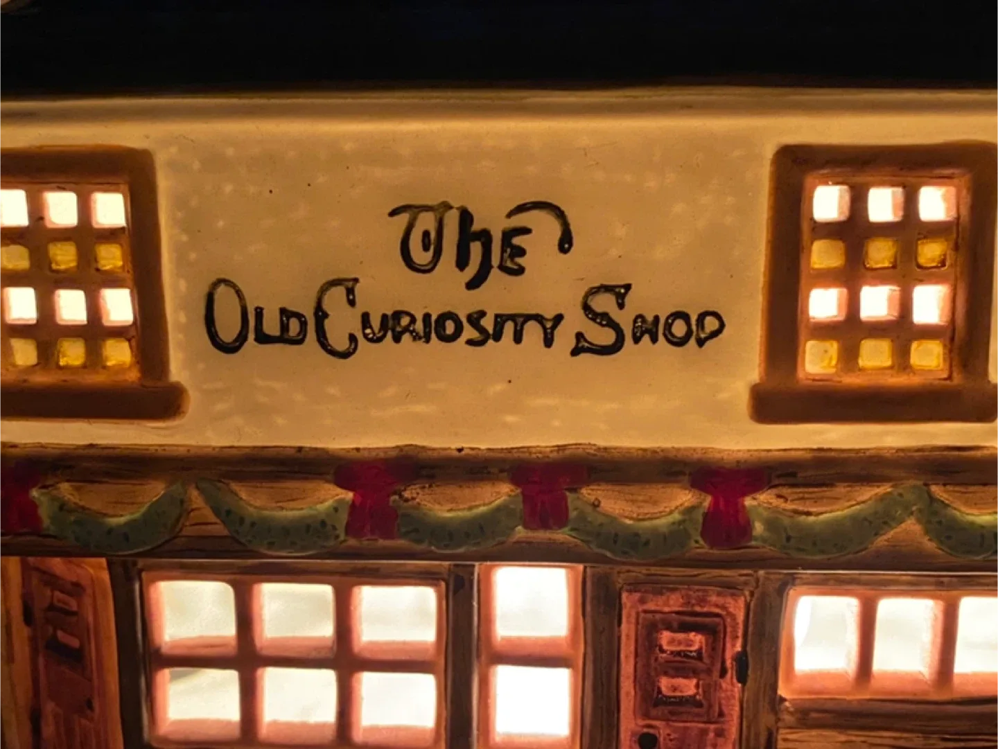 1987 Dickens light up “Old Curiosity Shop” Vintage Collection! image indicator(3)