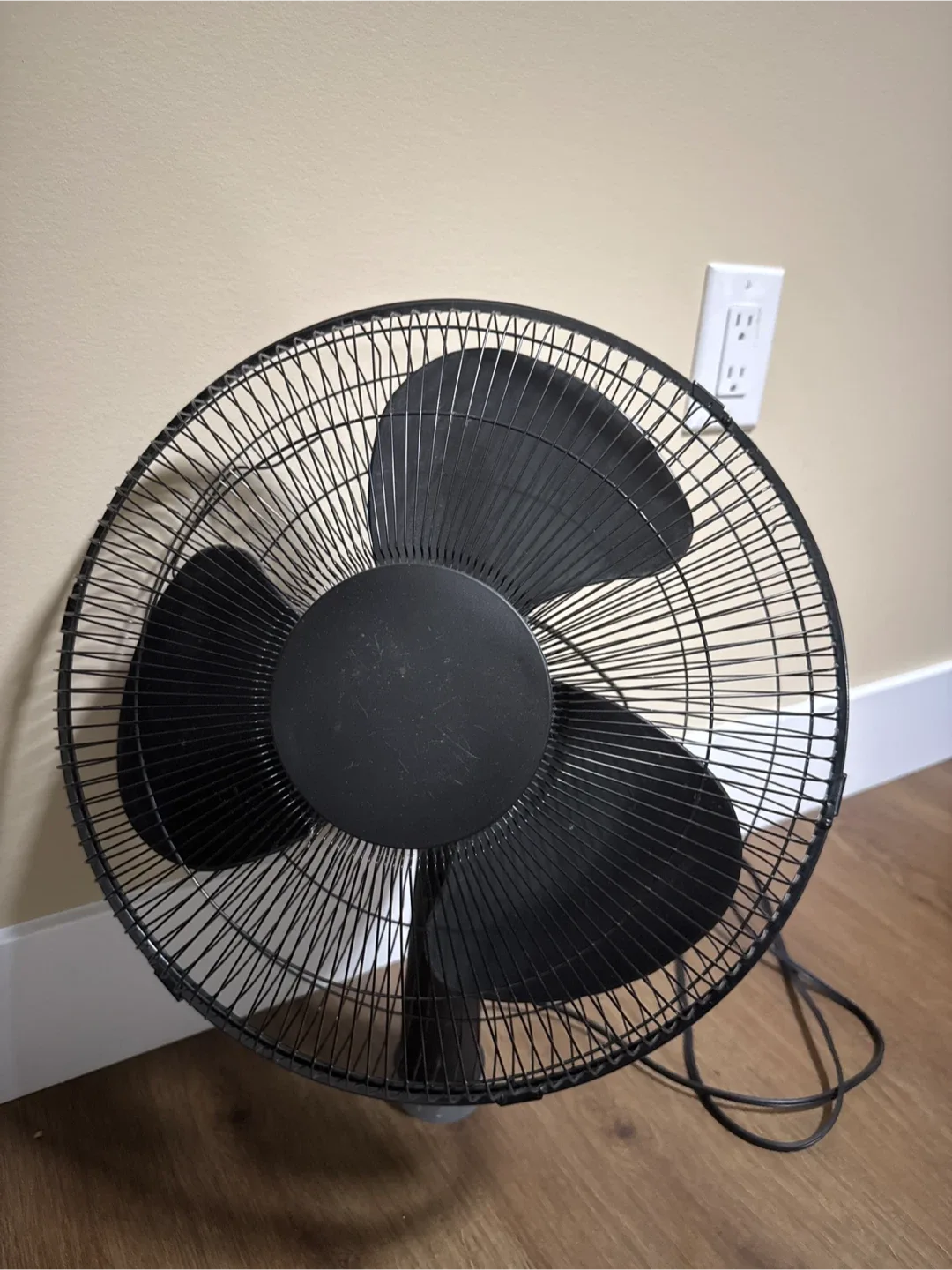 Black Table Fan image indicator(2)