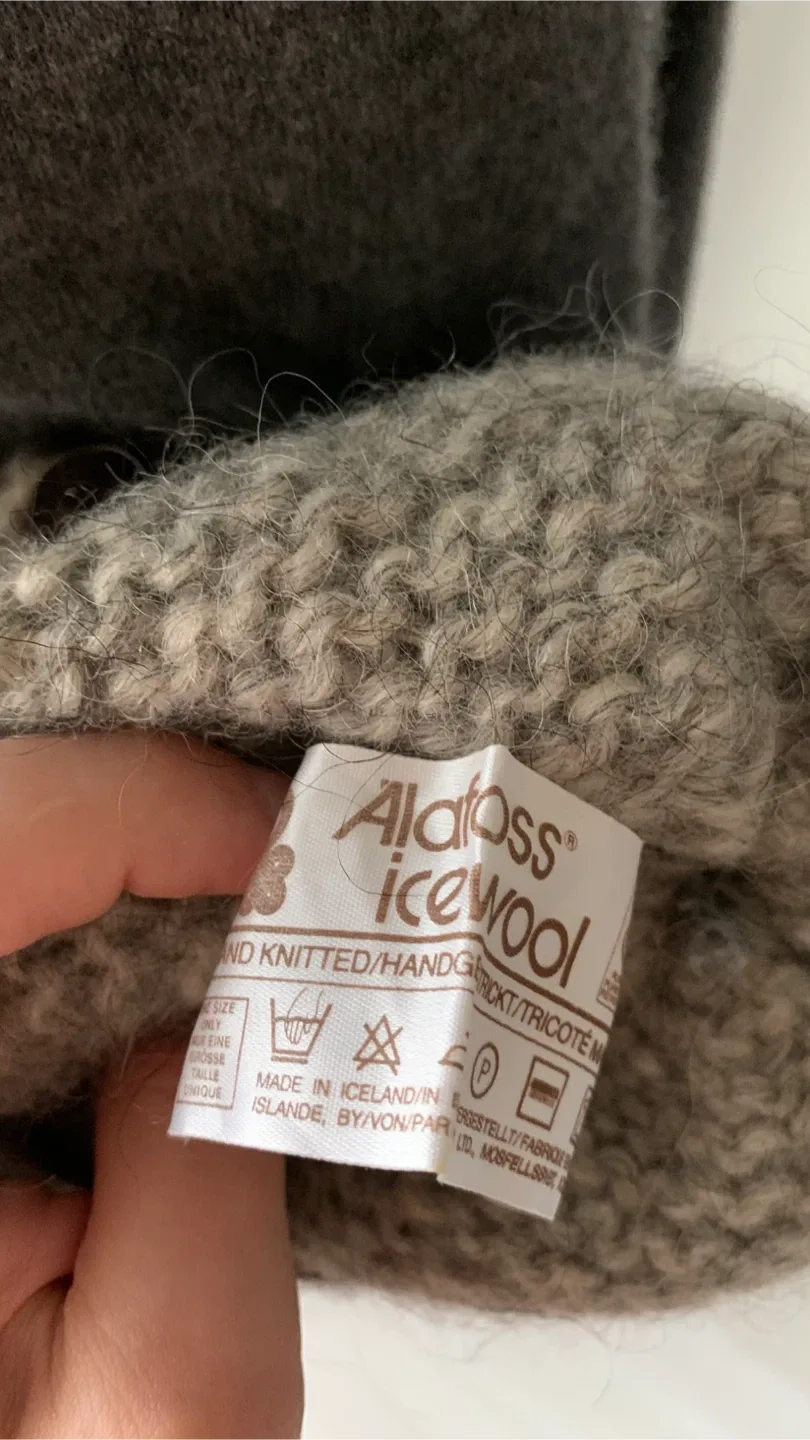 Vintage Alafoss Icewool Hat image indicator(4)