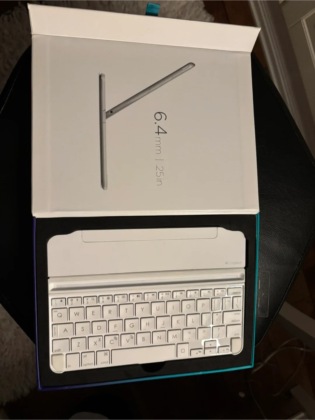 Logitech Ultrathin Keyboard for iPad Mini - White image indicator(2)