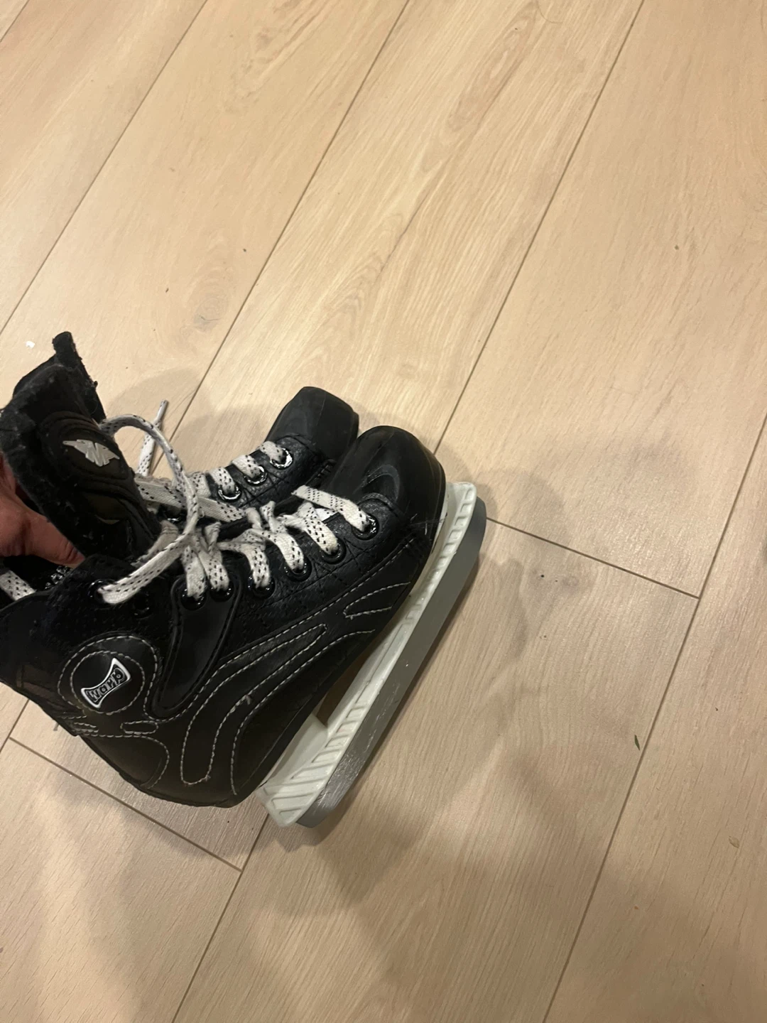 CCM Hockey Helmet & Bauer Helmet & Size 10E Hockey Skates