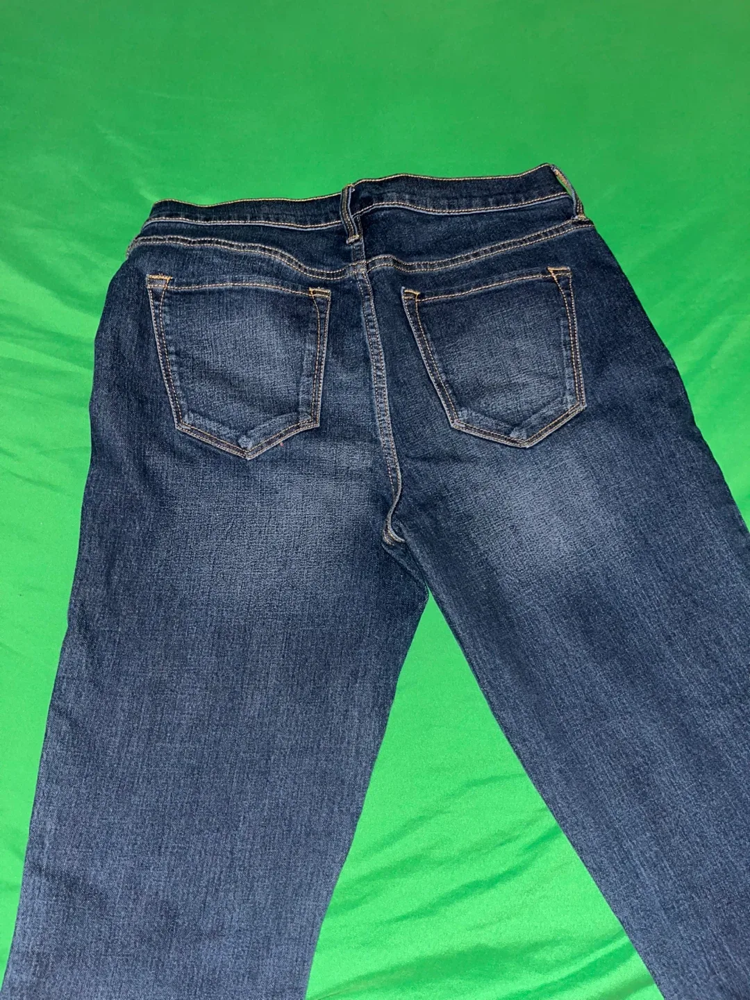 Old Navy Original Mid-Rise Jeans image indicator(3)