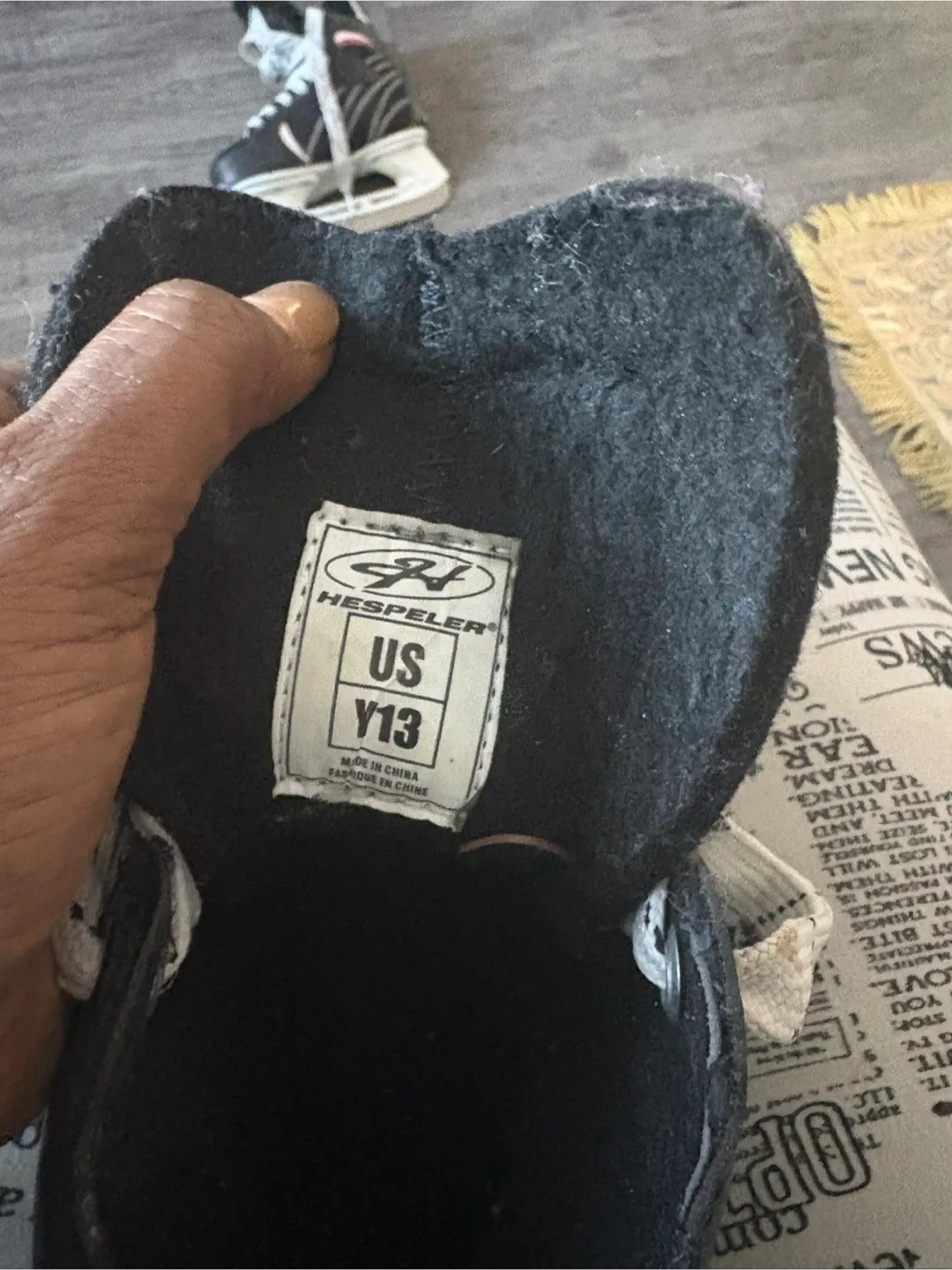 Hespeler Ice Skates - Youth Size Y13 image indicator(2)