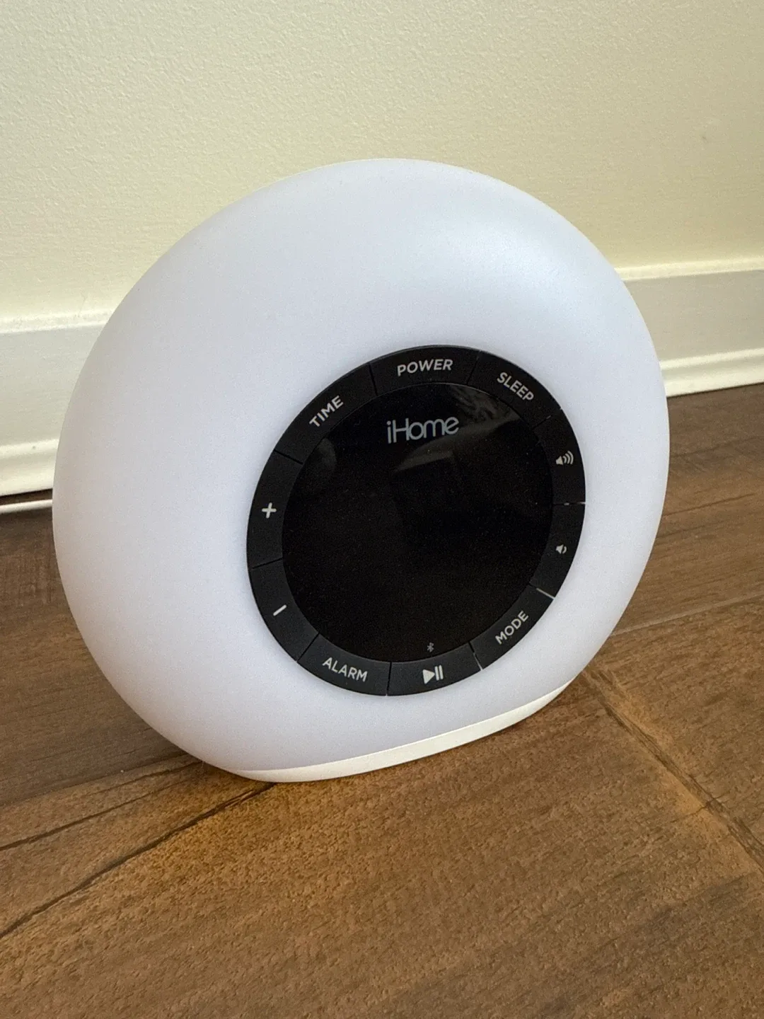 Newer iHome Alarm Clock 🥕