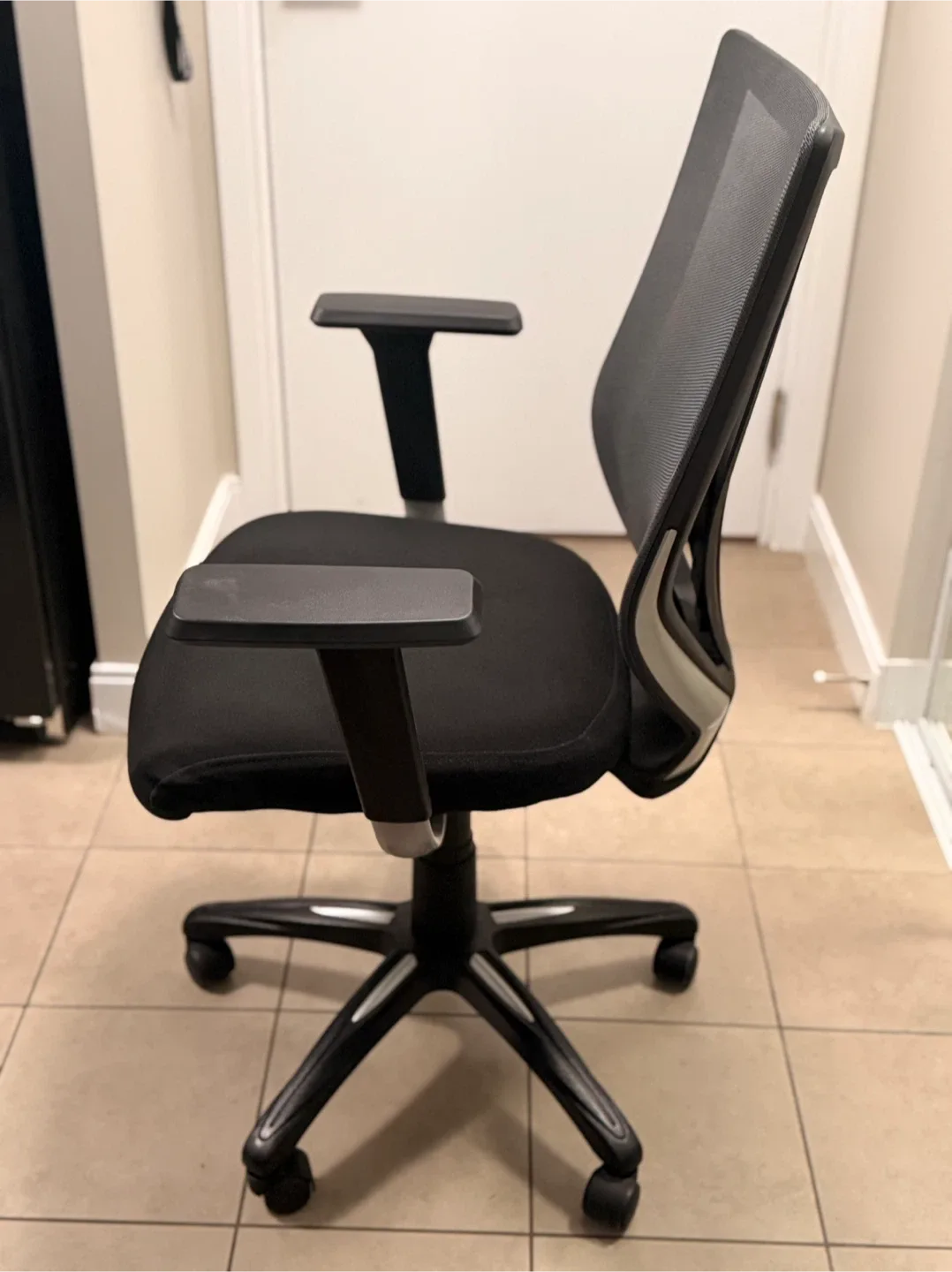 Comfortable Computer Chair - Like New! image indicator(3)