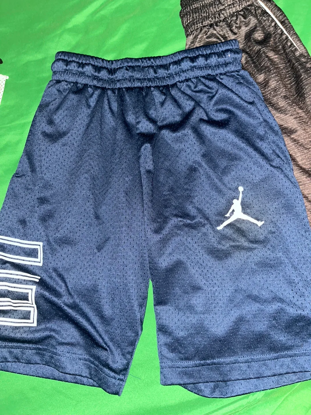 Boys' Nike & Jordan Basketball Shorts - Size Small image indicator(3)