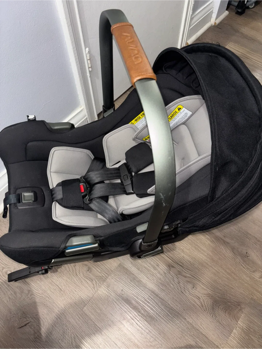 Nuna Pipa Infant Car Seat - Black(Read Description) image indicator(5)