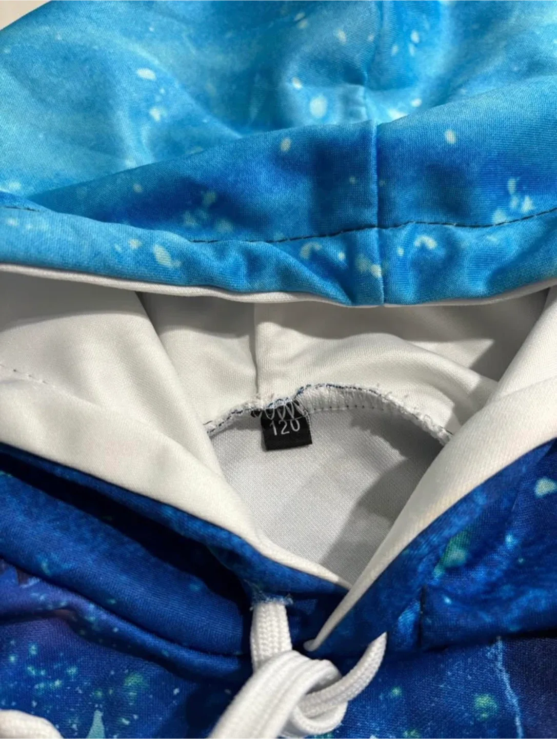 “How to Train Your Dragon” Hoodie - Fits 5-7 year old. Size 120 image indicator(3)