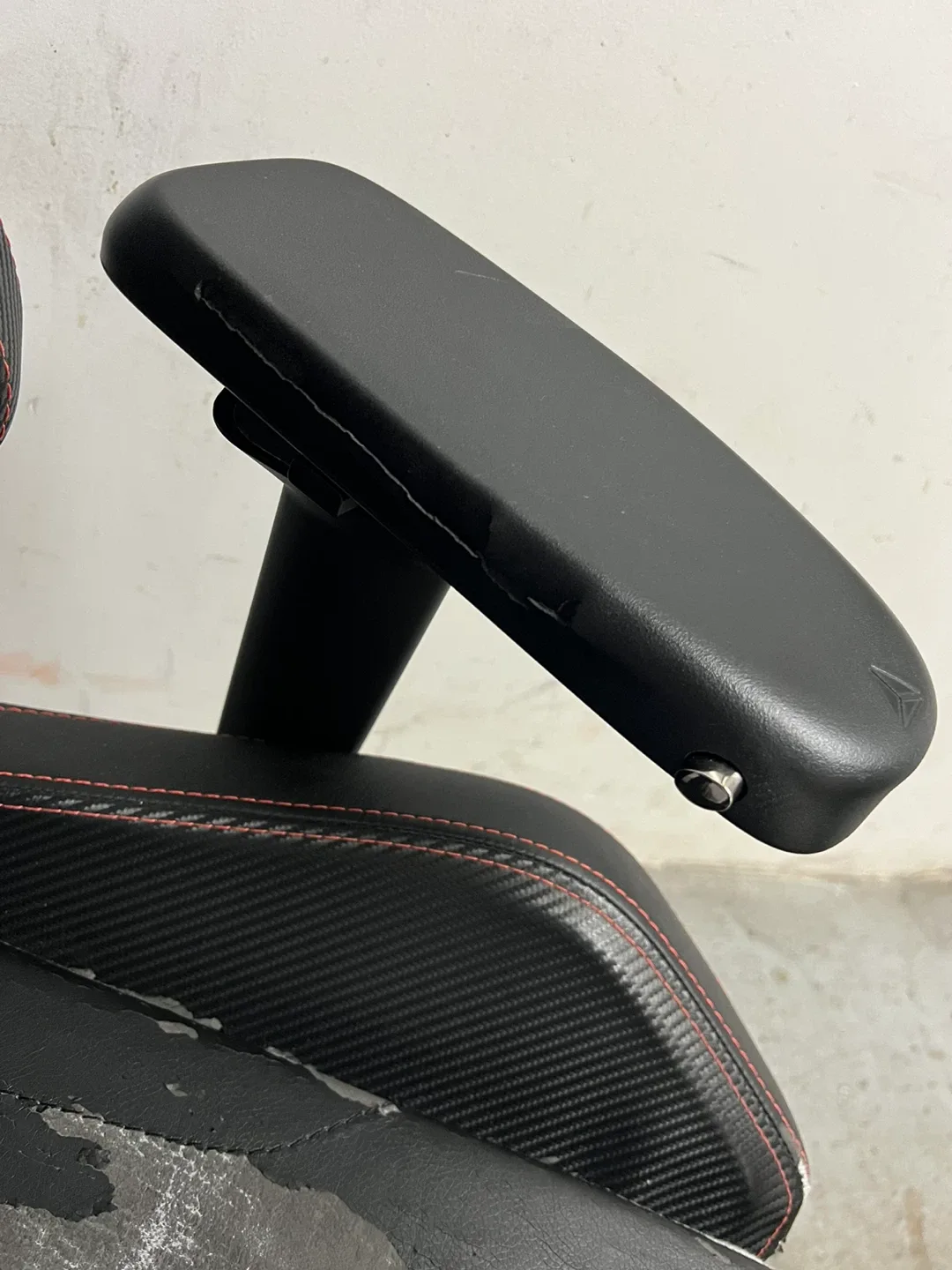 Secretlab Omega Gaming Chair image indicator(7)
