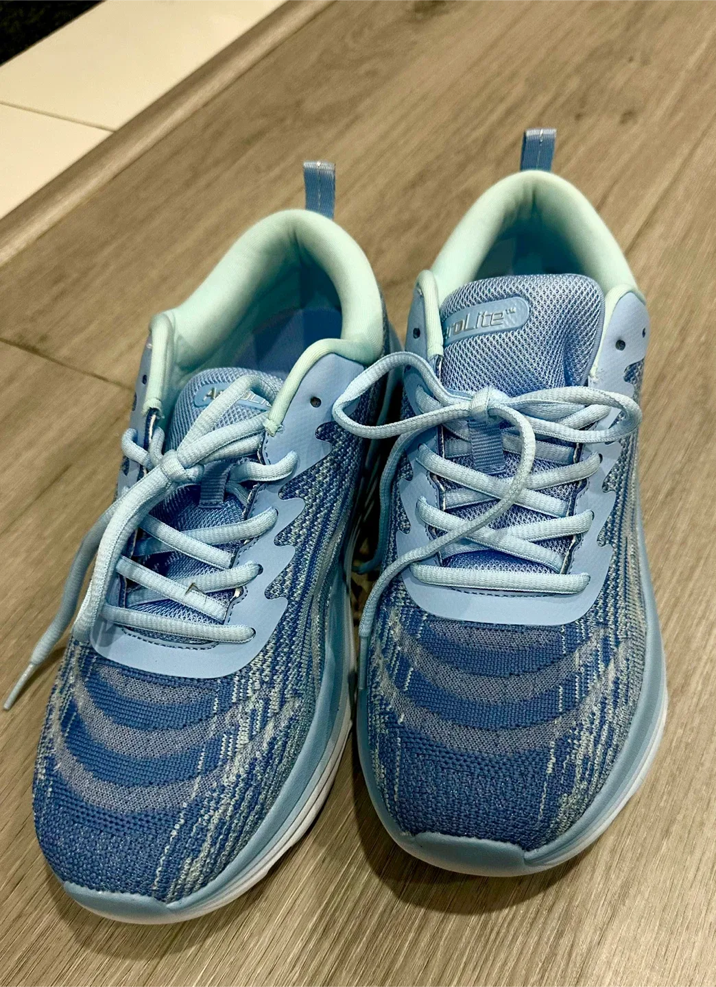 Aerolite Blue Running Shoes with Box women image indicator(3)