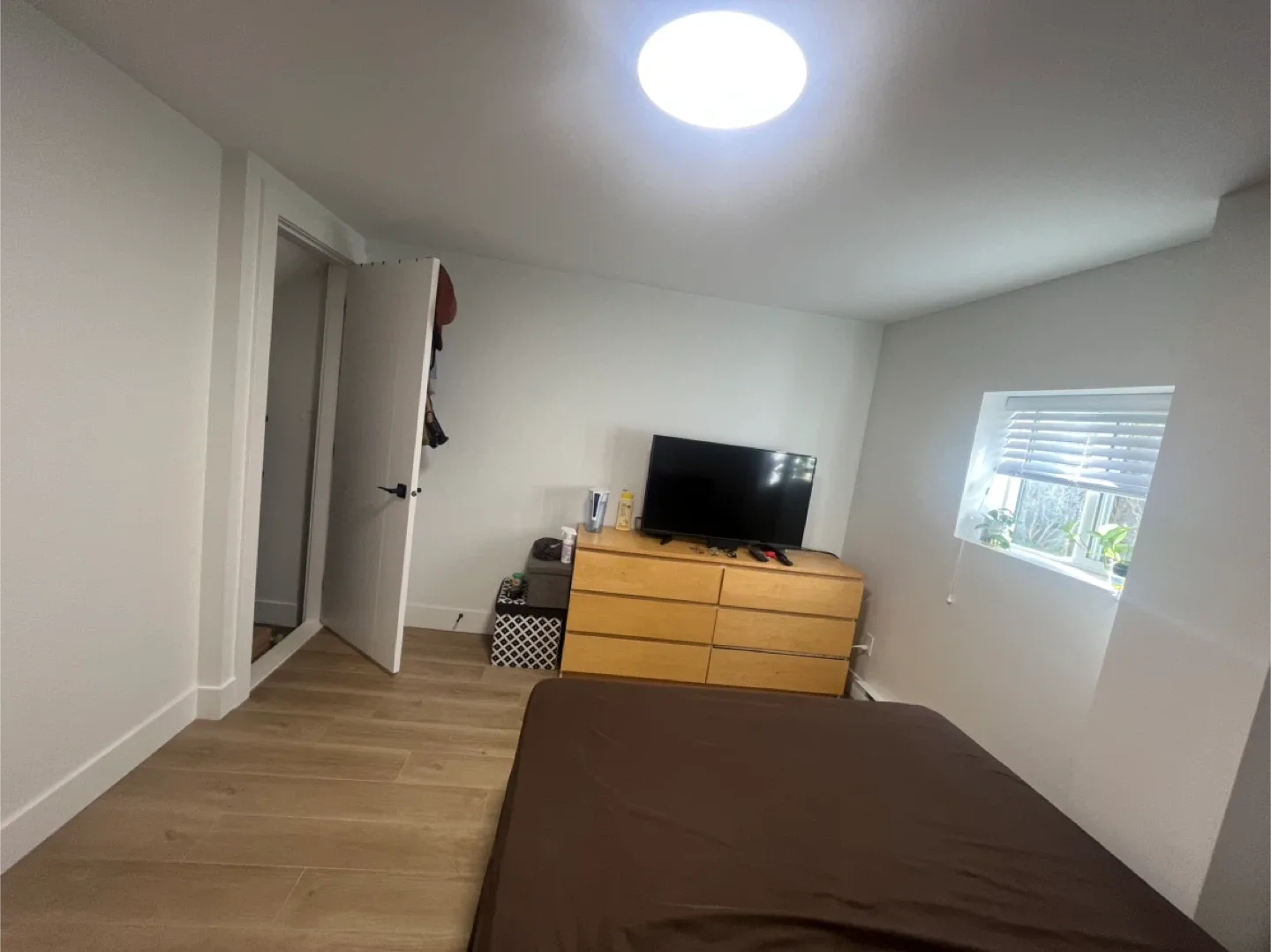 Private Room for Rent in Oakridge image indicator(6)