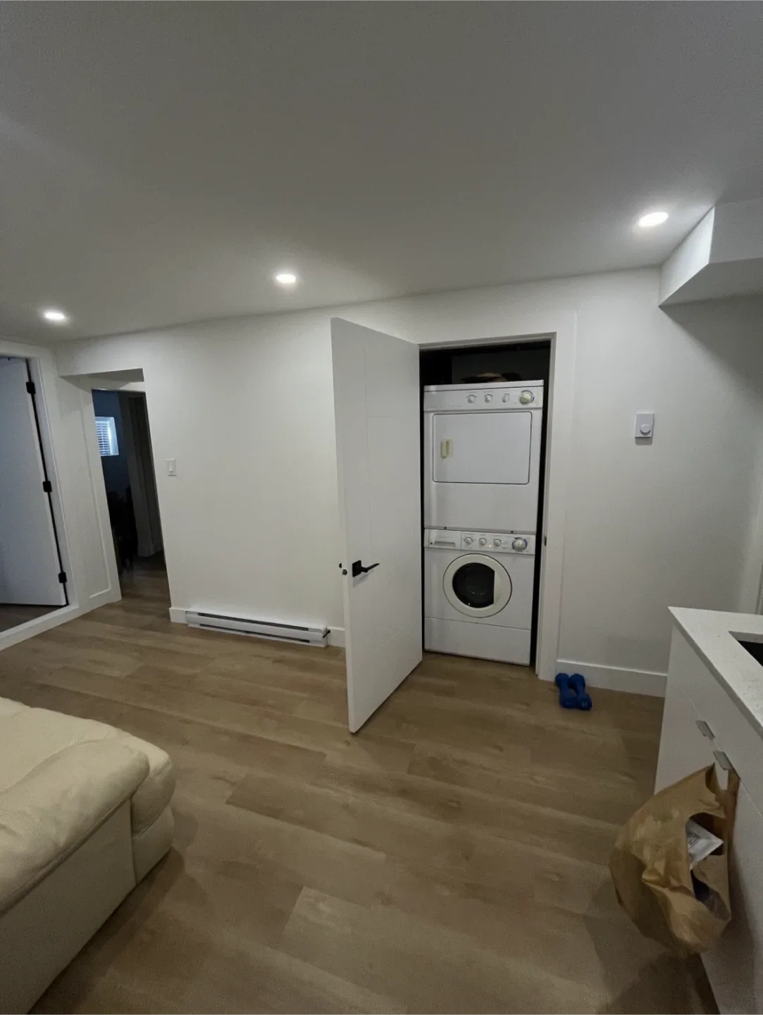 Private Room for Rent in Oakridge image indicator(3)