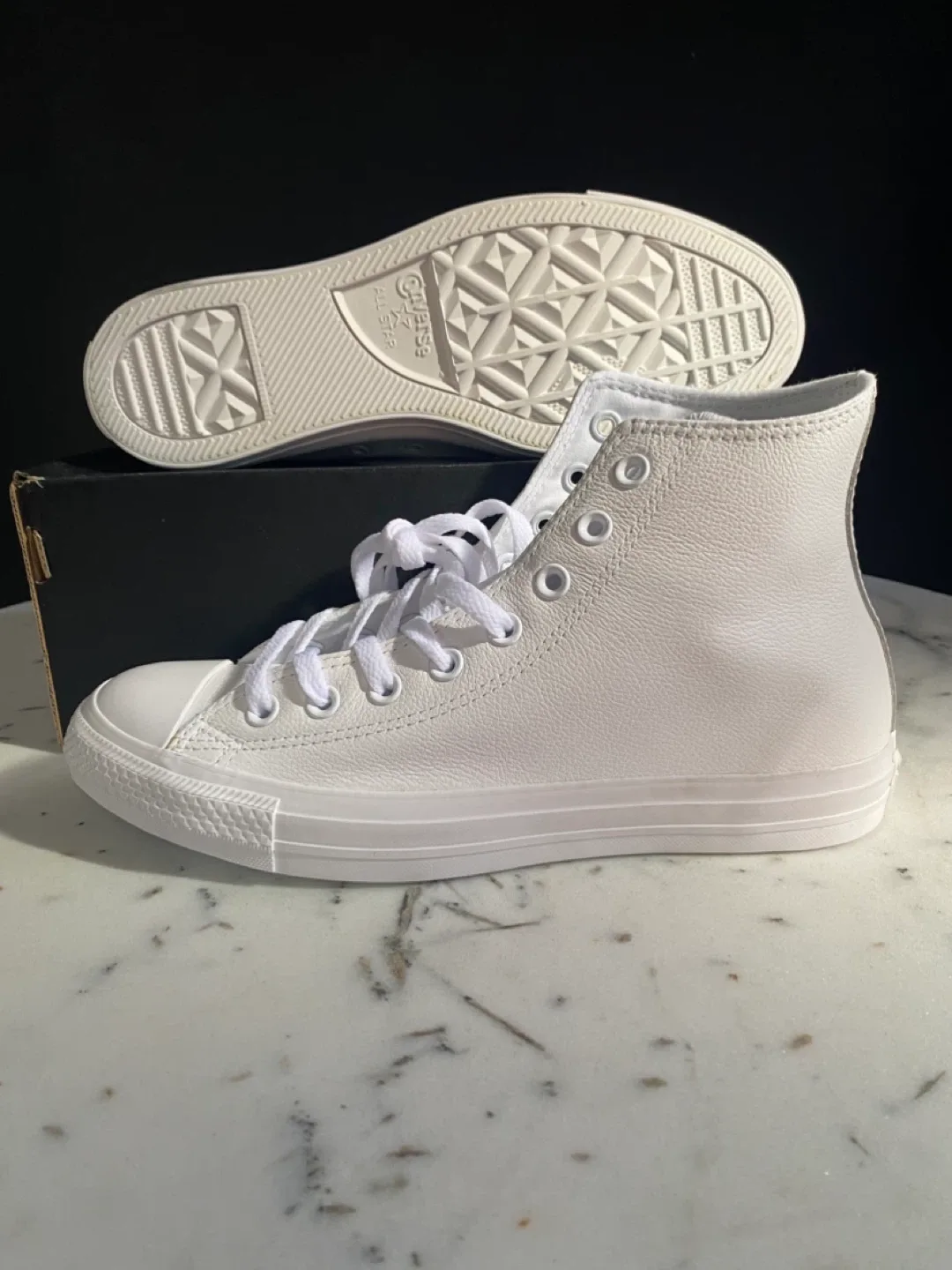 Converse Chuck Taylor All Star Leather High Top - Size 8