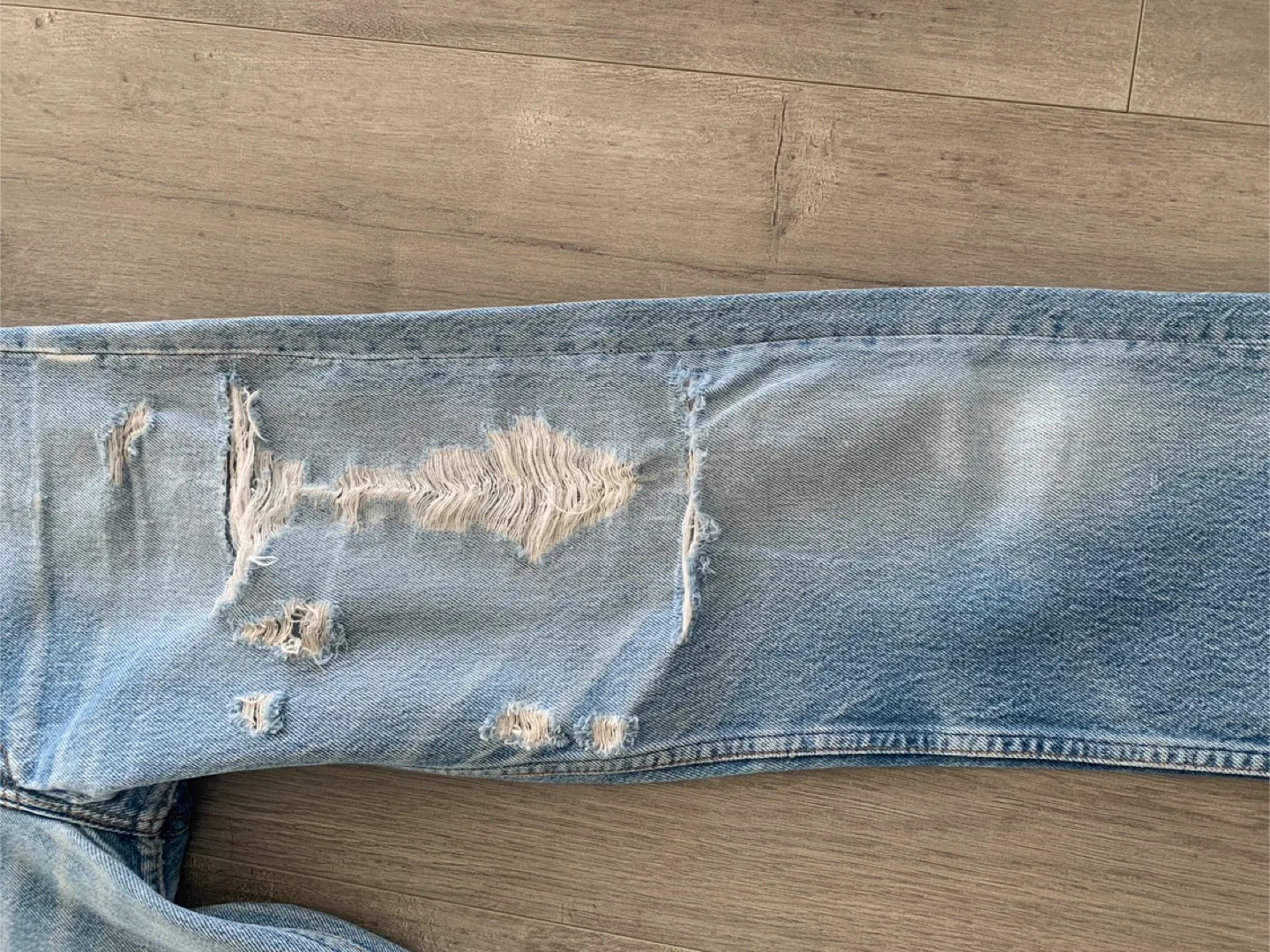 Vintage Levi's Distressed Denim Jeans 28 image indicator(4)