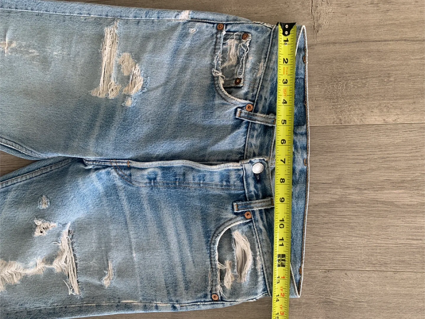 Vintage Levi's Distressed Denim Jeans 28 image indicator(9)