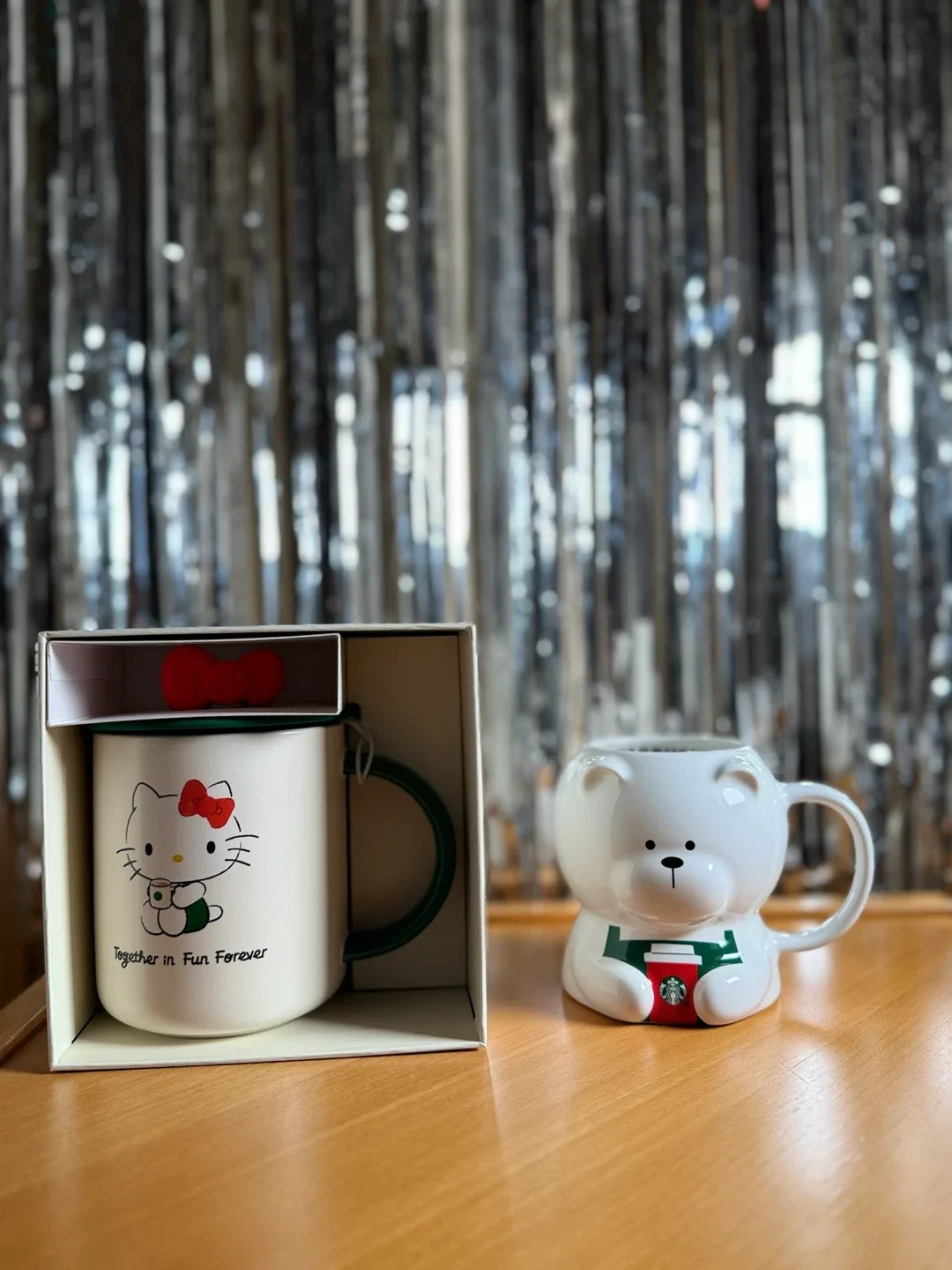 2025 Starbucks Christmas BEARISTA BEAR 12oz CERAMIC Mug image indicator(3)
