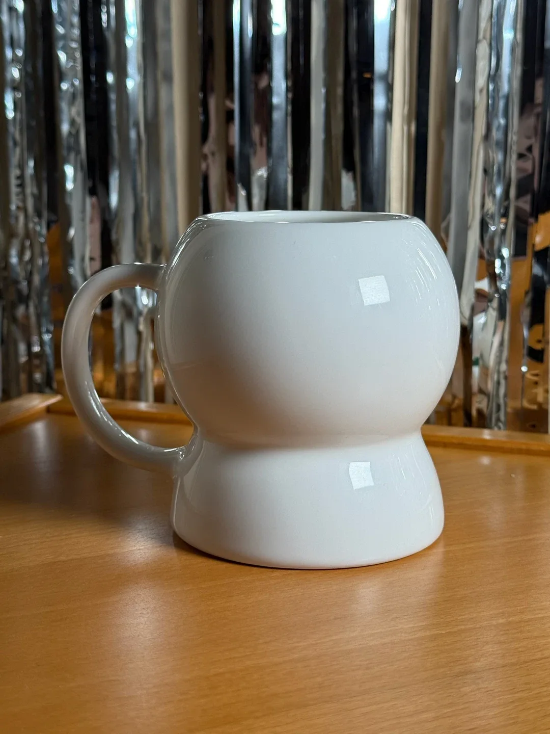 2025 Starbucks Christmas BEARISTA BEAR 12oz CERAMIC Mug image indicator(7)