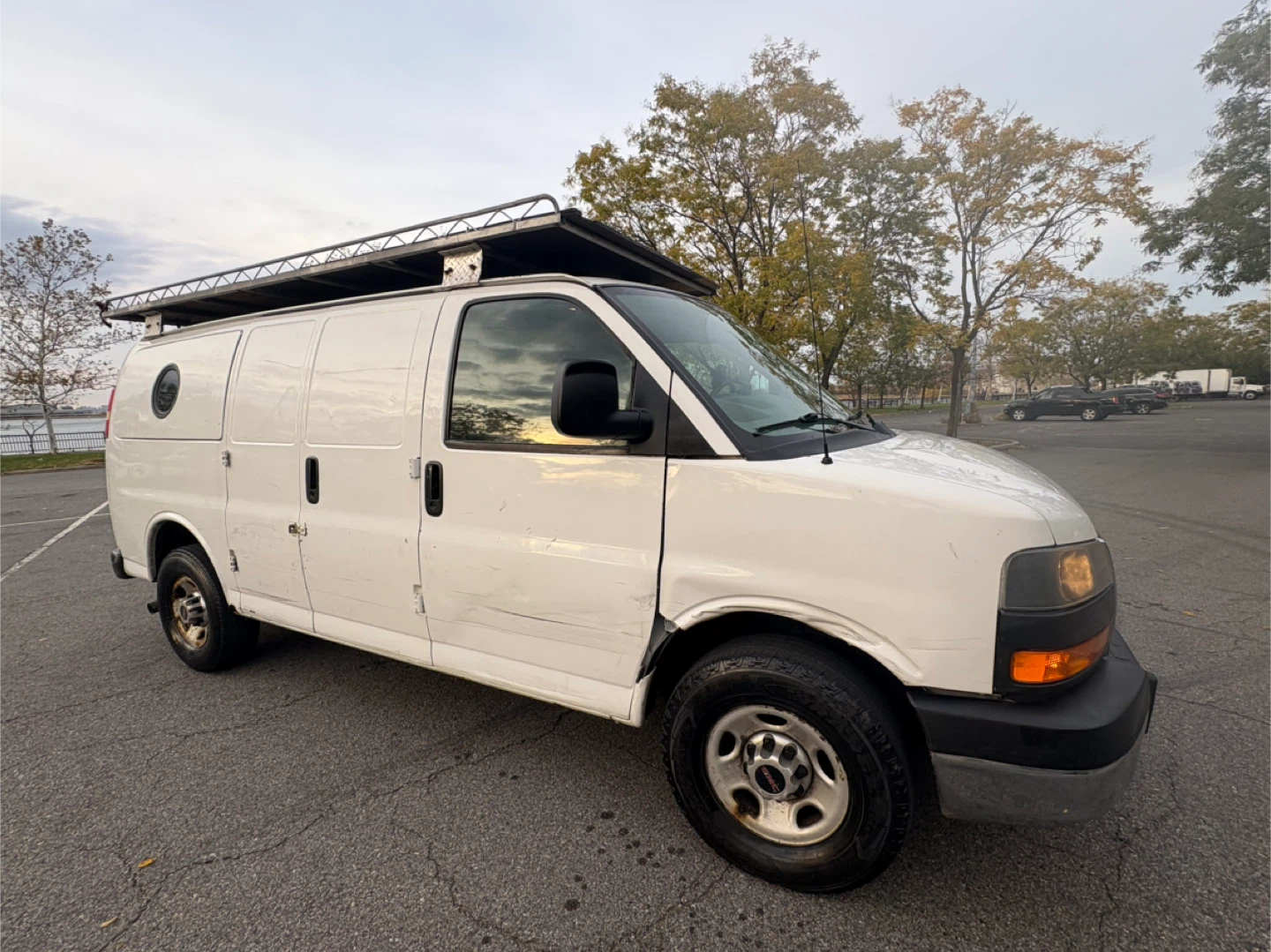 GMC Cargo Van - White - photo 5