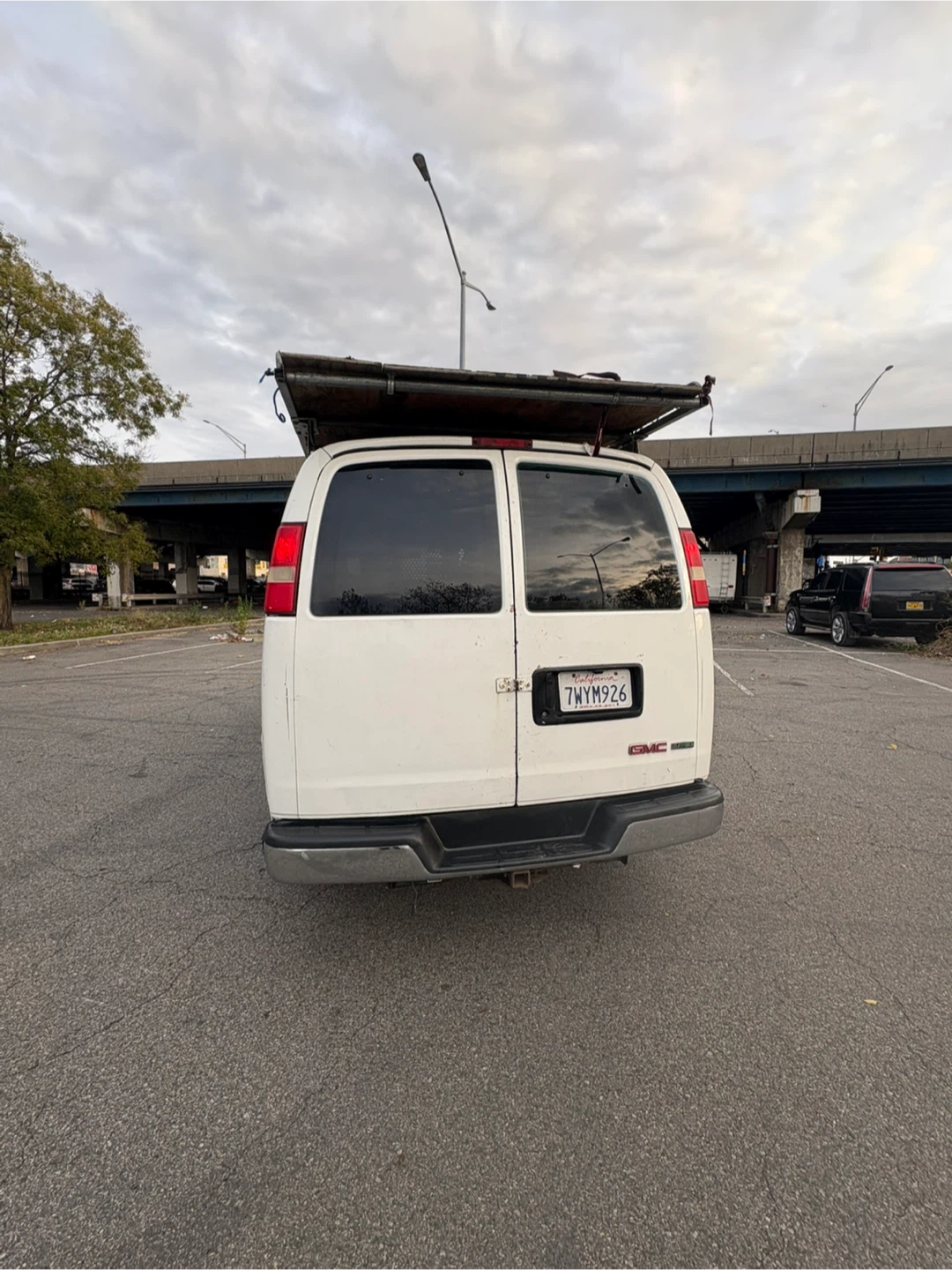GMC Cargo Van - White - photo 4